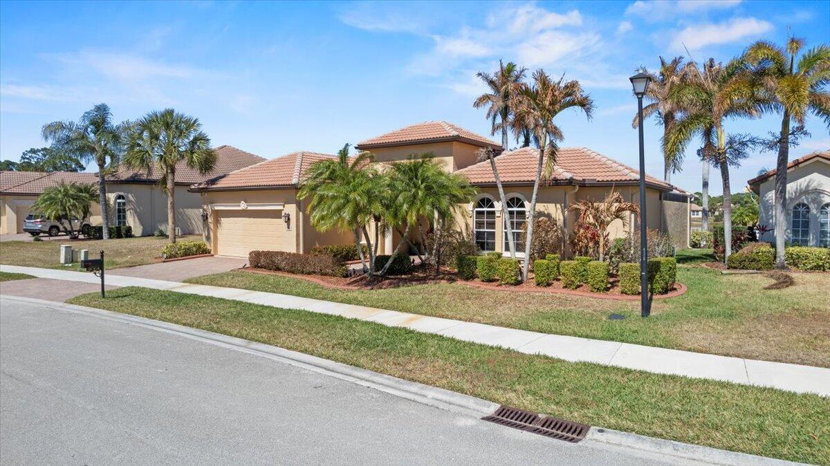 814 SW Saint Julien Court, Port St. Lucie, FL 34986, Port St. Lucie