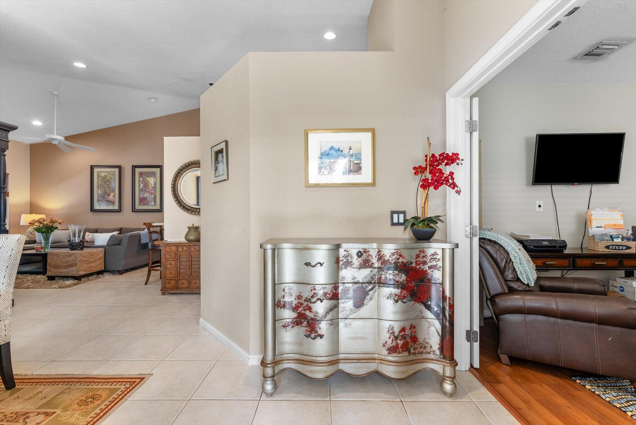 392 W Coral Trace Circle, Delray Beach, FL 33445, Delray Beach - Photo 3