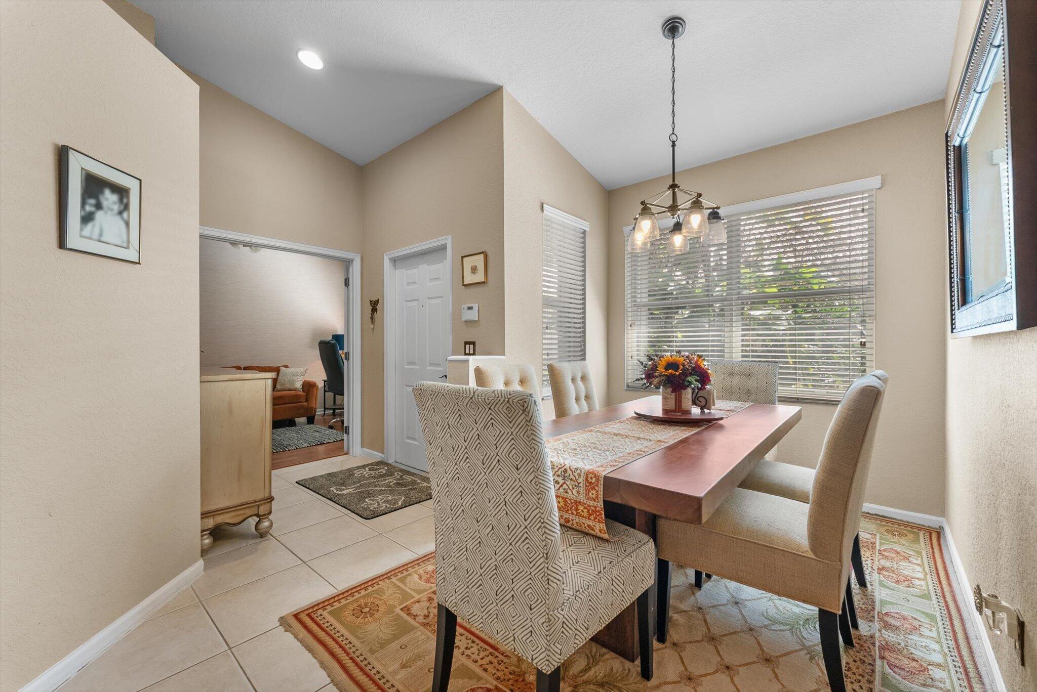 392 W Coral Trace Circle, Delray Beach, FL 33445, Delray Beach - Photo 5