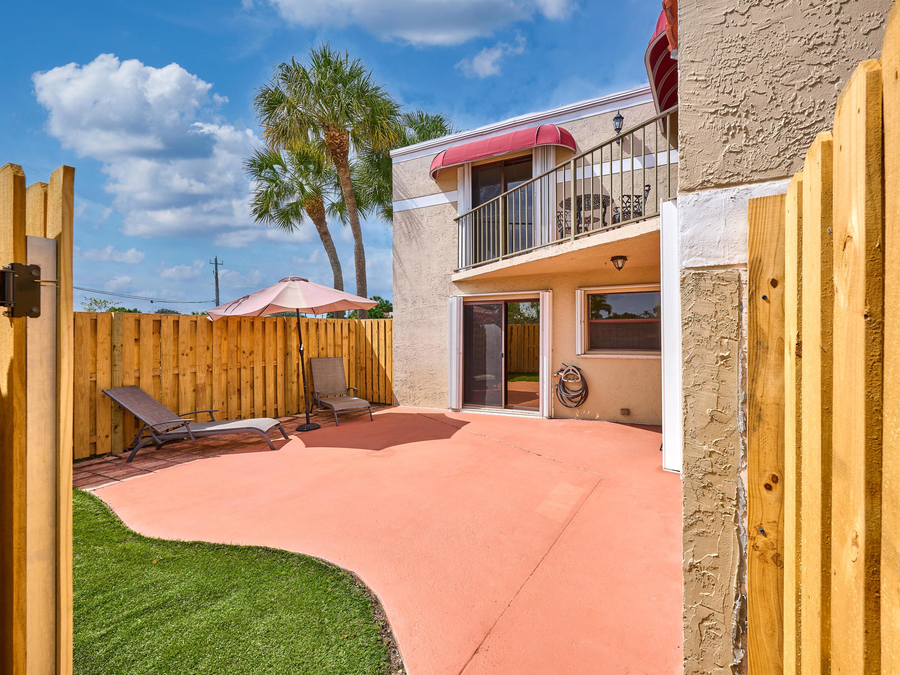 4065 Village Drive D, Delray Beach, FL 33445, Delray Beach - Photo 4
