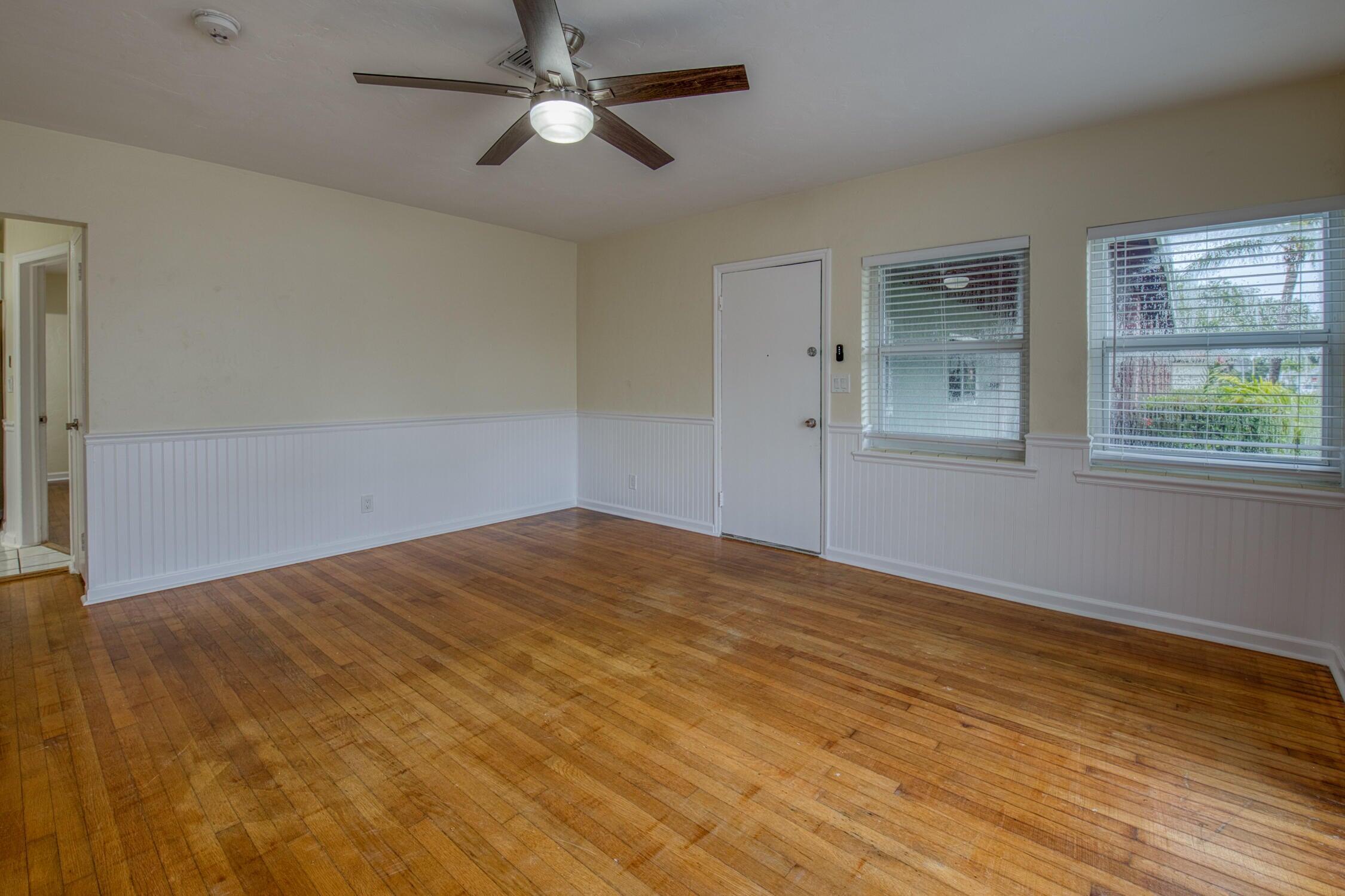 301 N Federal 5 And Attached Garage, Lake Worth Beach, FL 33460, Lake Worth Beach - Photo 2
