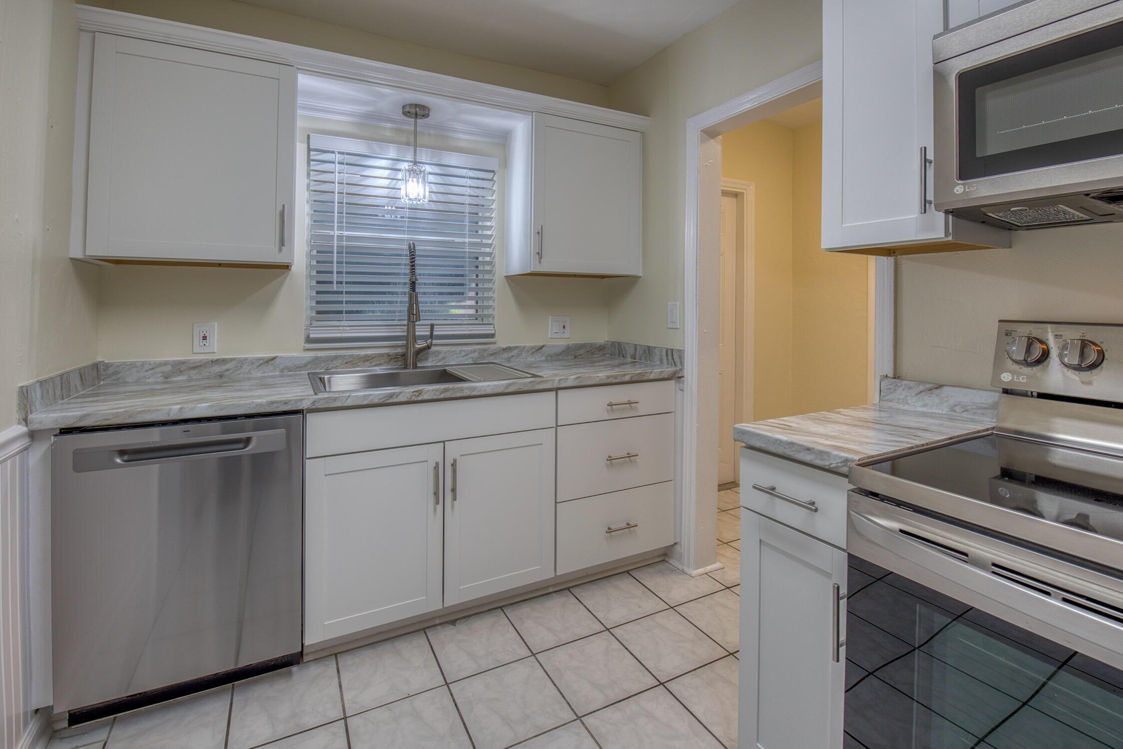 301 N Federal 5 And Attached Garage, Lake Worth Beach, FL 33460, Lake Worth Beach - Photo 5