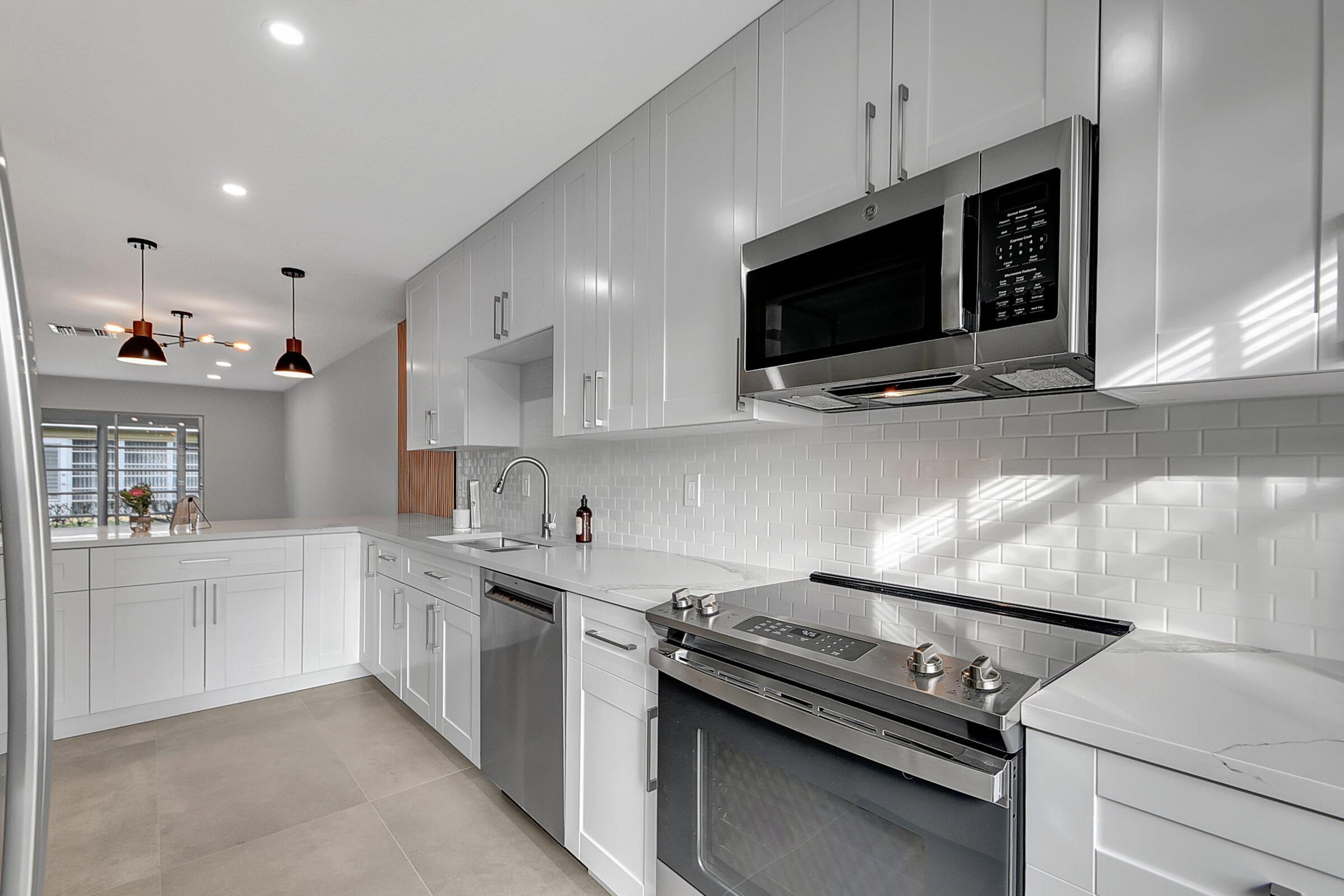 13602 Via Flora Apt C, Delray Beach, FL 33484, Delray Beach - Photo 4