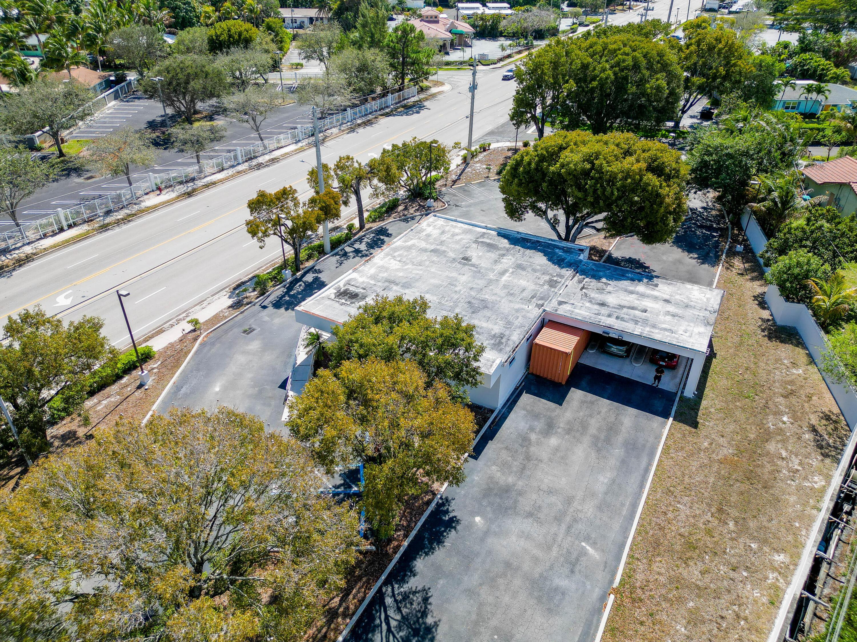 2419 S Seacrest Boulevard, Boynton Beach, FL 33435, Boynton Beach - Photo 4