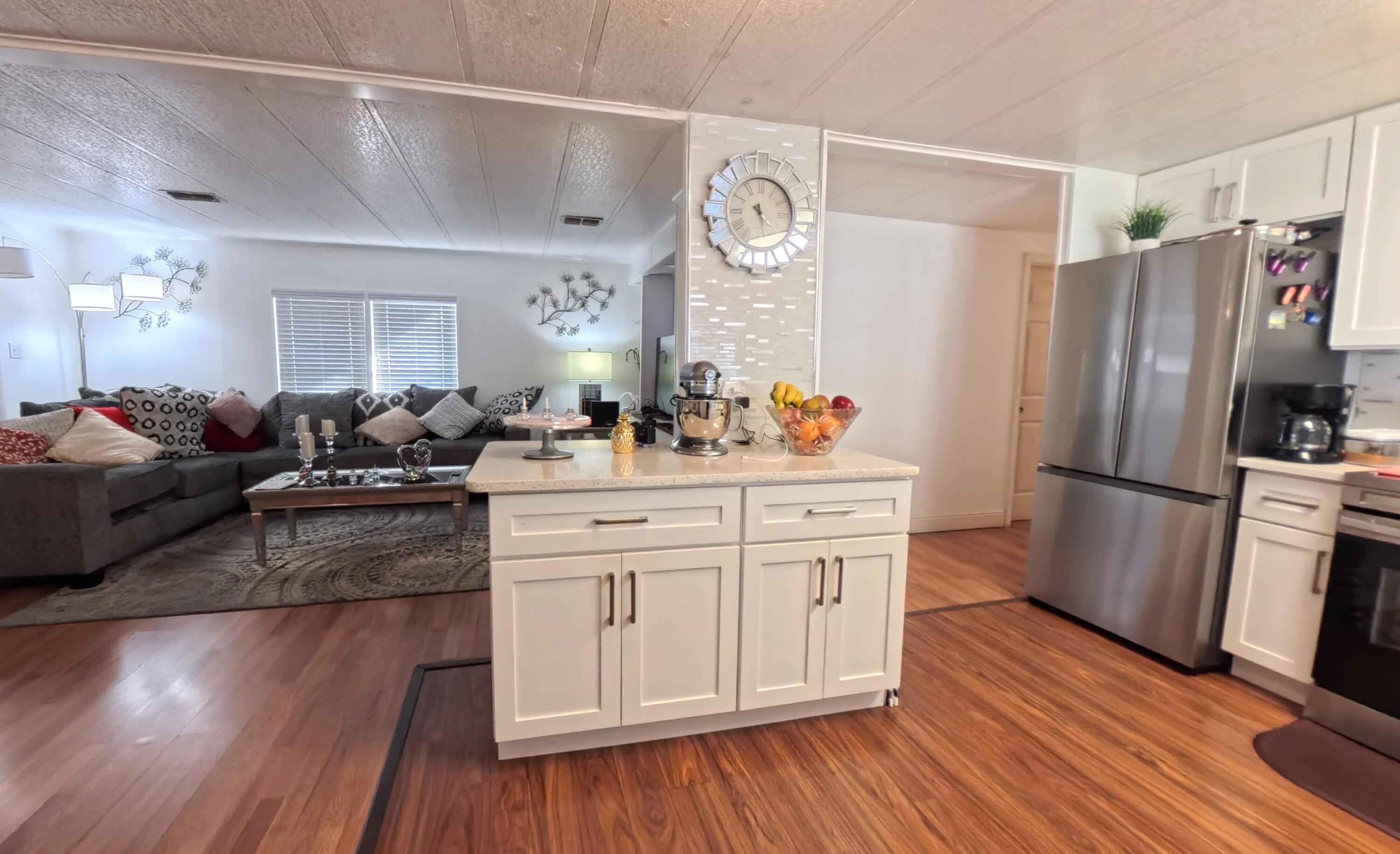 180 Shari Drive, West Palm Beach, FL 33409, West Palm Beach - Photo 2