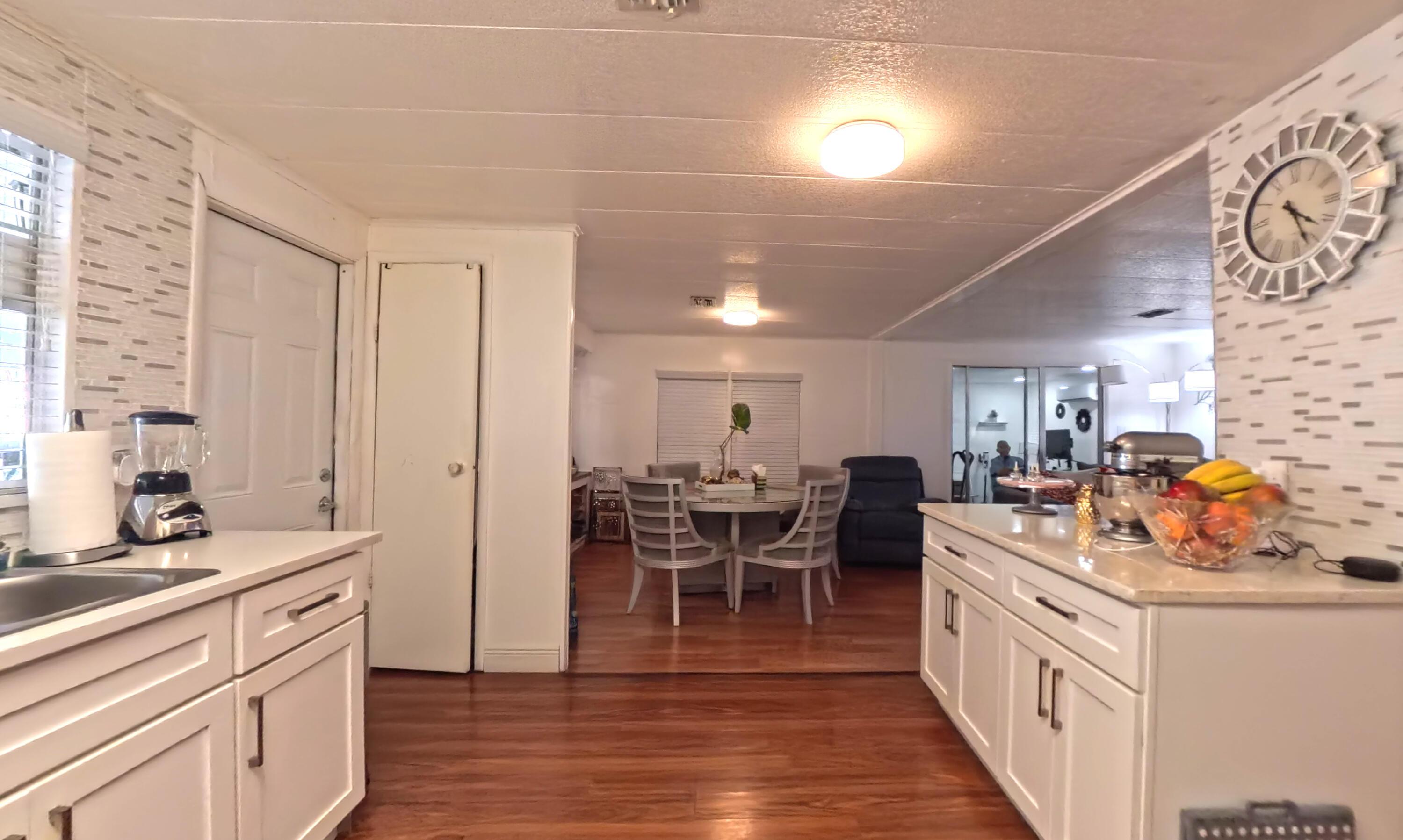 180 Shari Drive, West Palm Beach, FL 33409, West Palm Beach - Photo 3