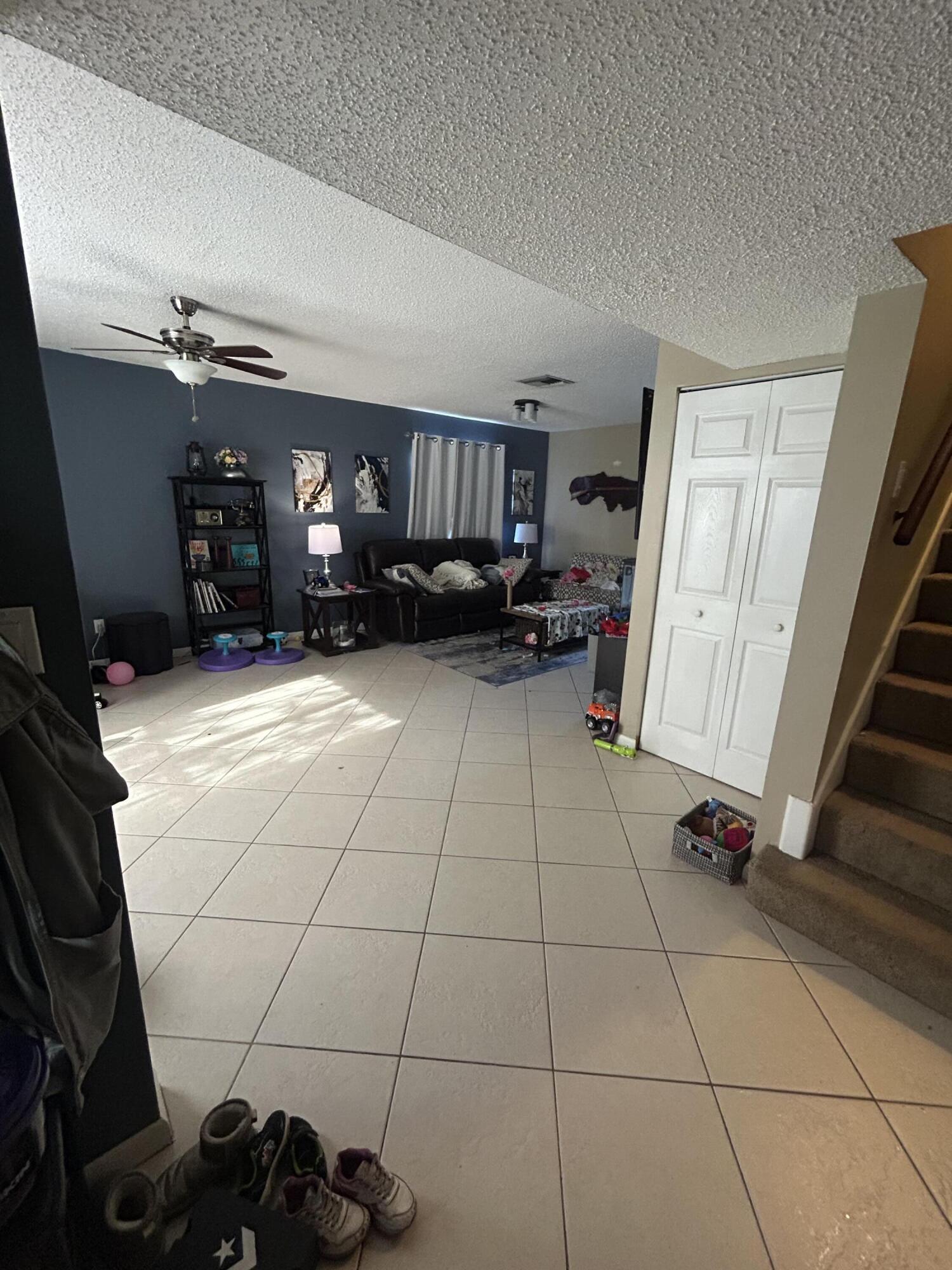 818 Sandtree Drive, Palm Beach Gardens, FL 33403, Palm Beach Gardens - Photo 2