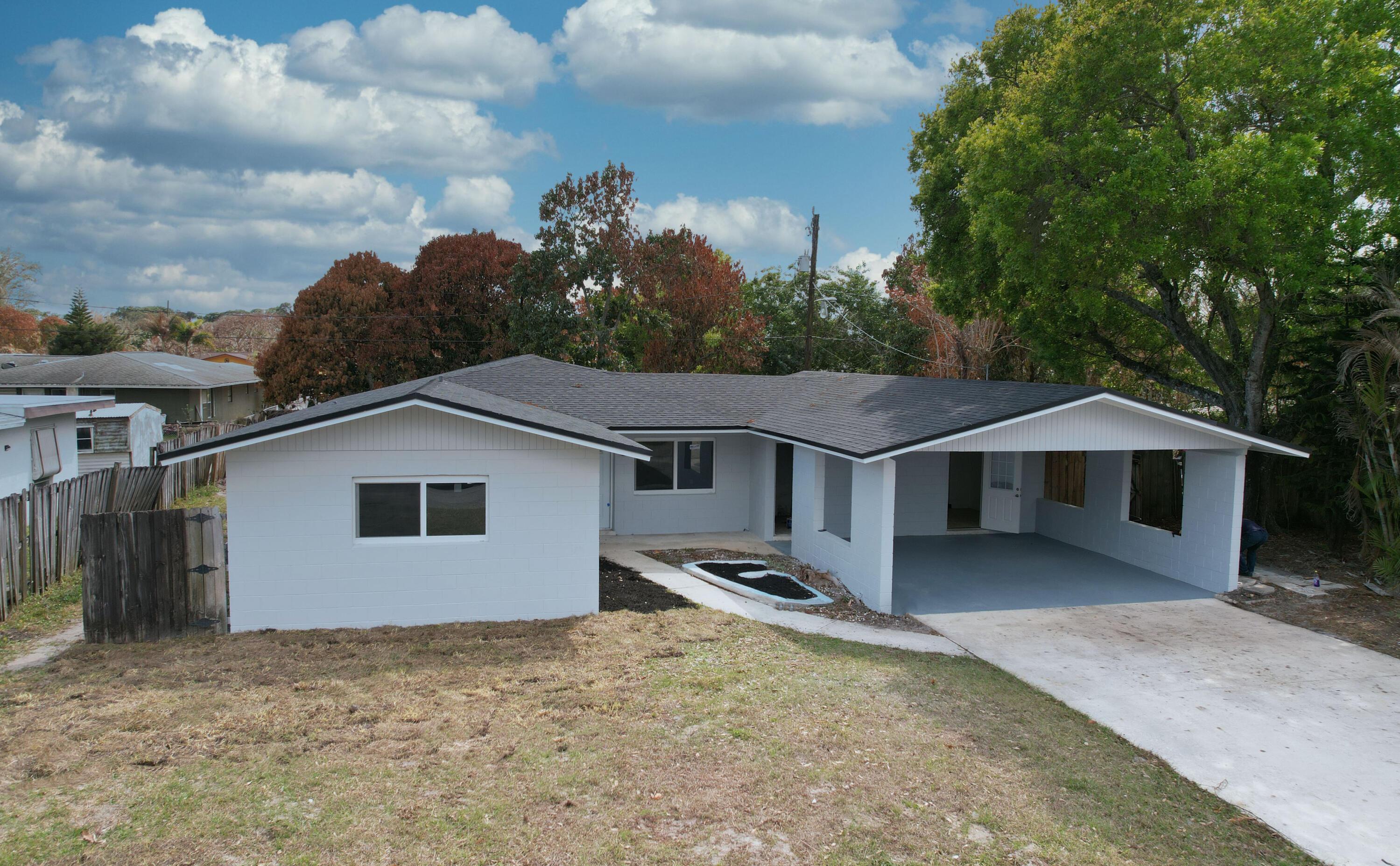 2405 Melon Court, Fort Pierce, FL 34982, Fort Pierce - Photo 2