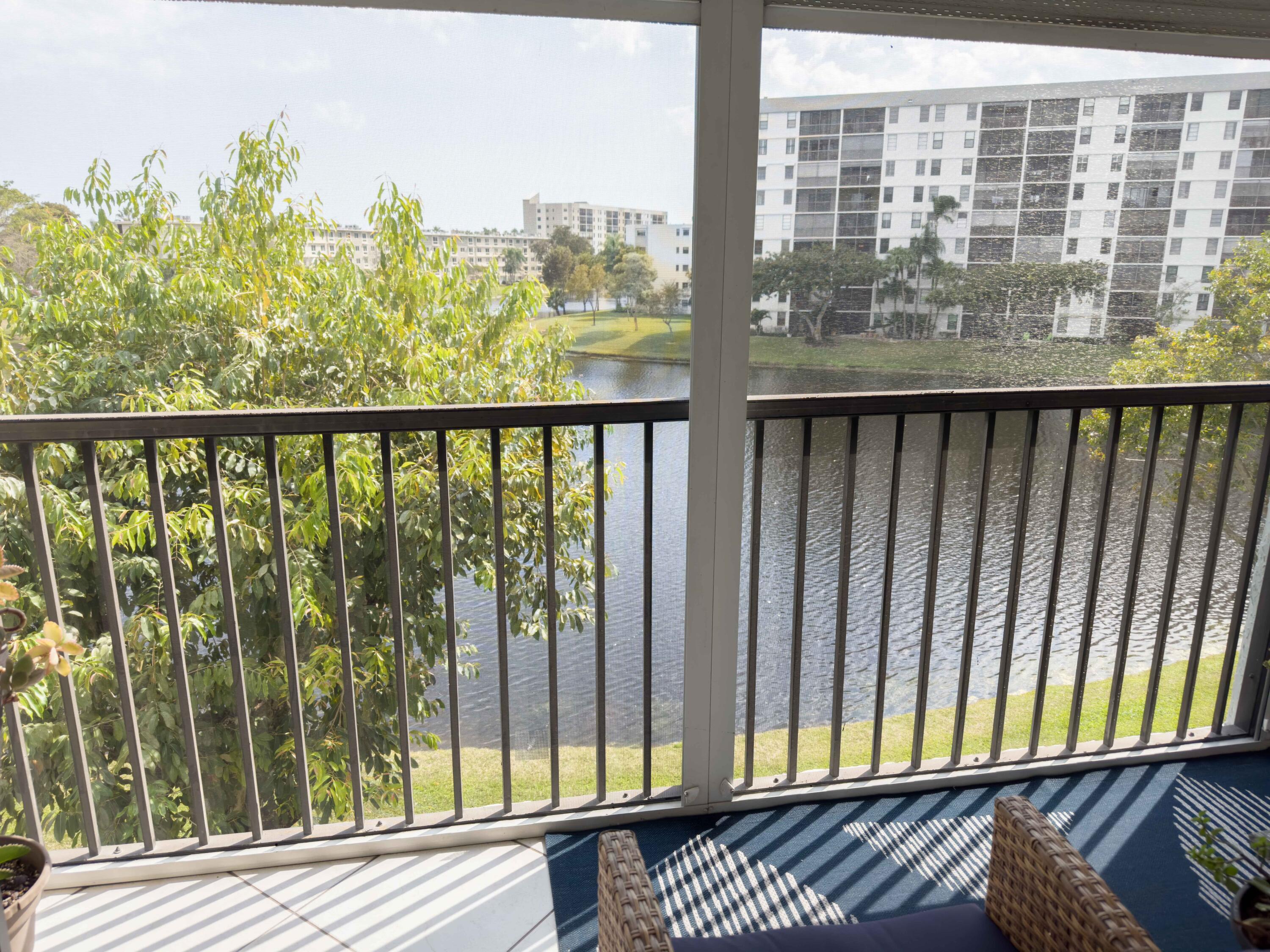 2222 N Cypress Bend Drive 403, Pompano Beach, FL 33069, Pompano Beach - Photo 5