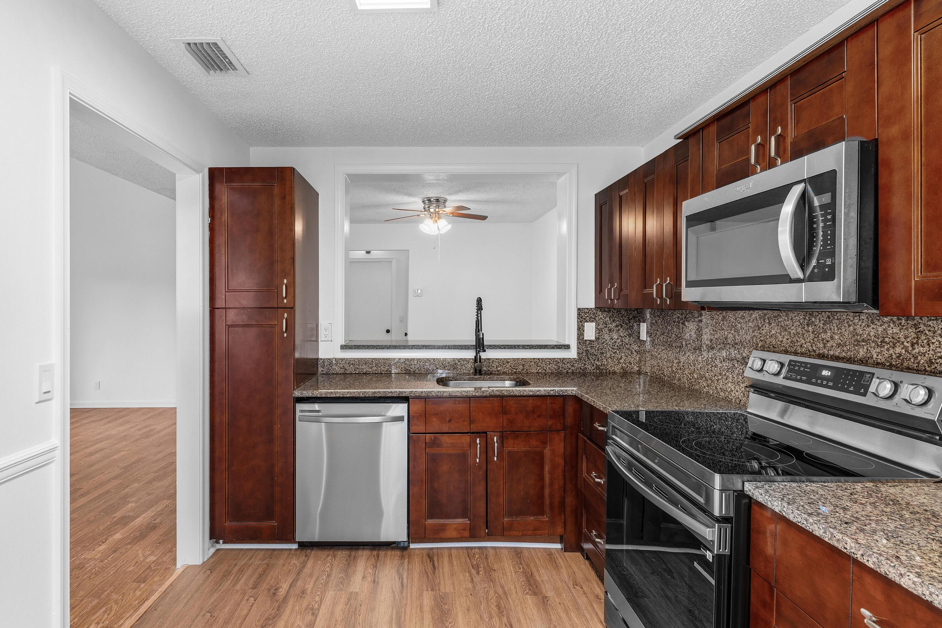 5048 Heatherhill Lane 1205, Boca Raton, FL 33486, Boca Raton - Photo 4