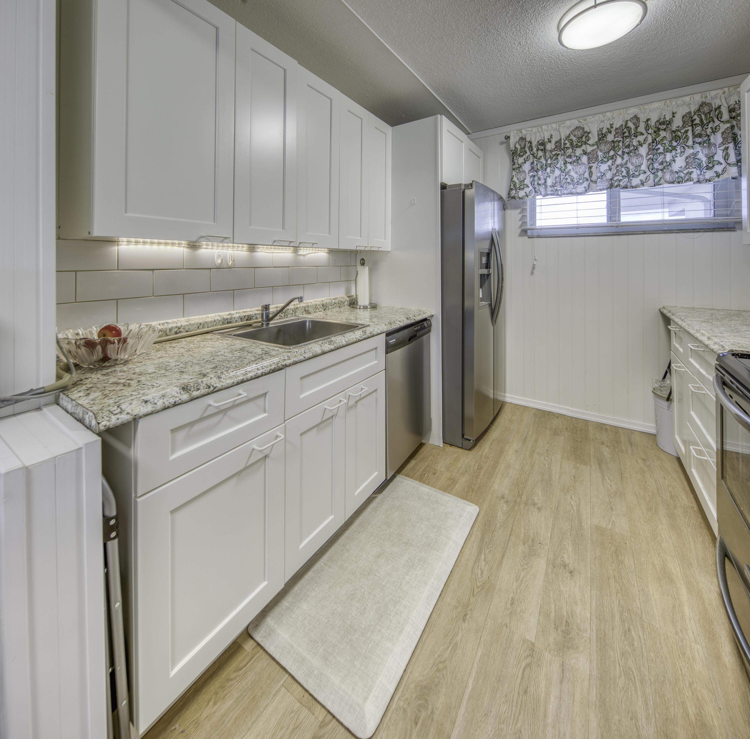 2566 Garden Drive S 307, Lake Worth Beach, FL 33461, Lake Worth Beach - Photo 4