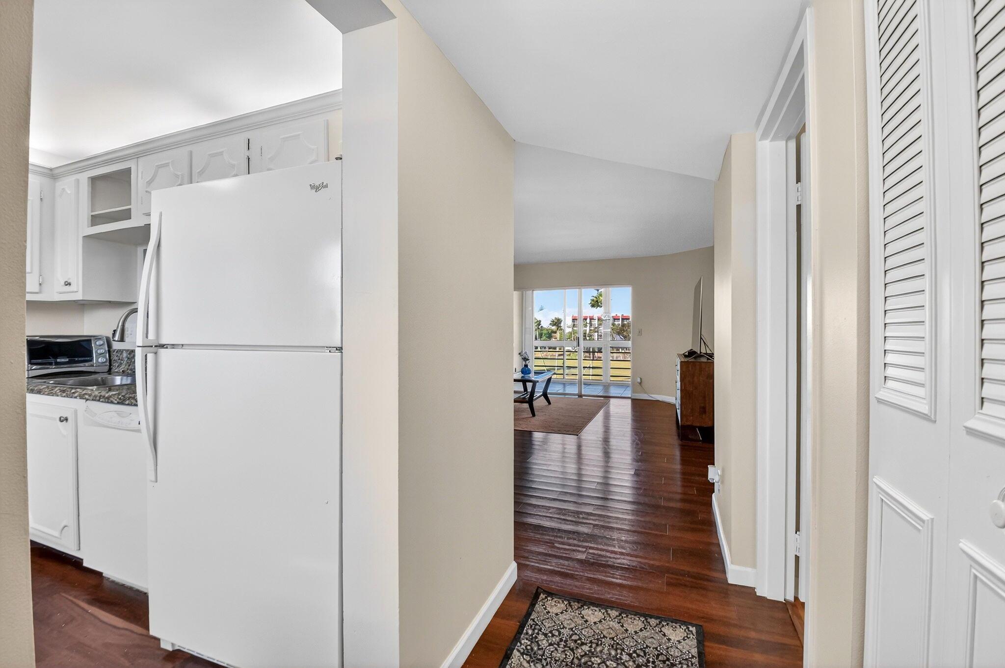 3661 Via 410, Lake Worth, FL 33467, Lake Worth - Photo 5