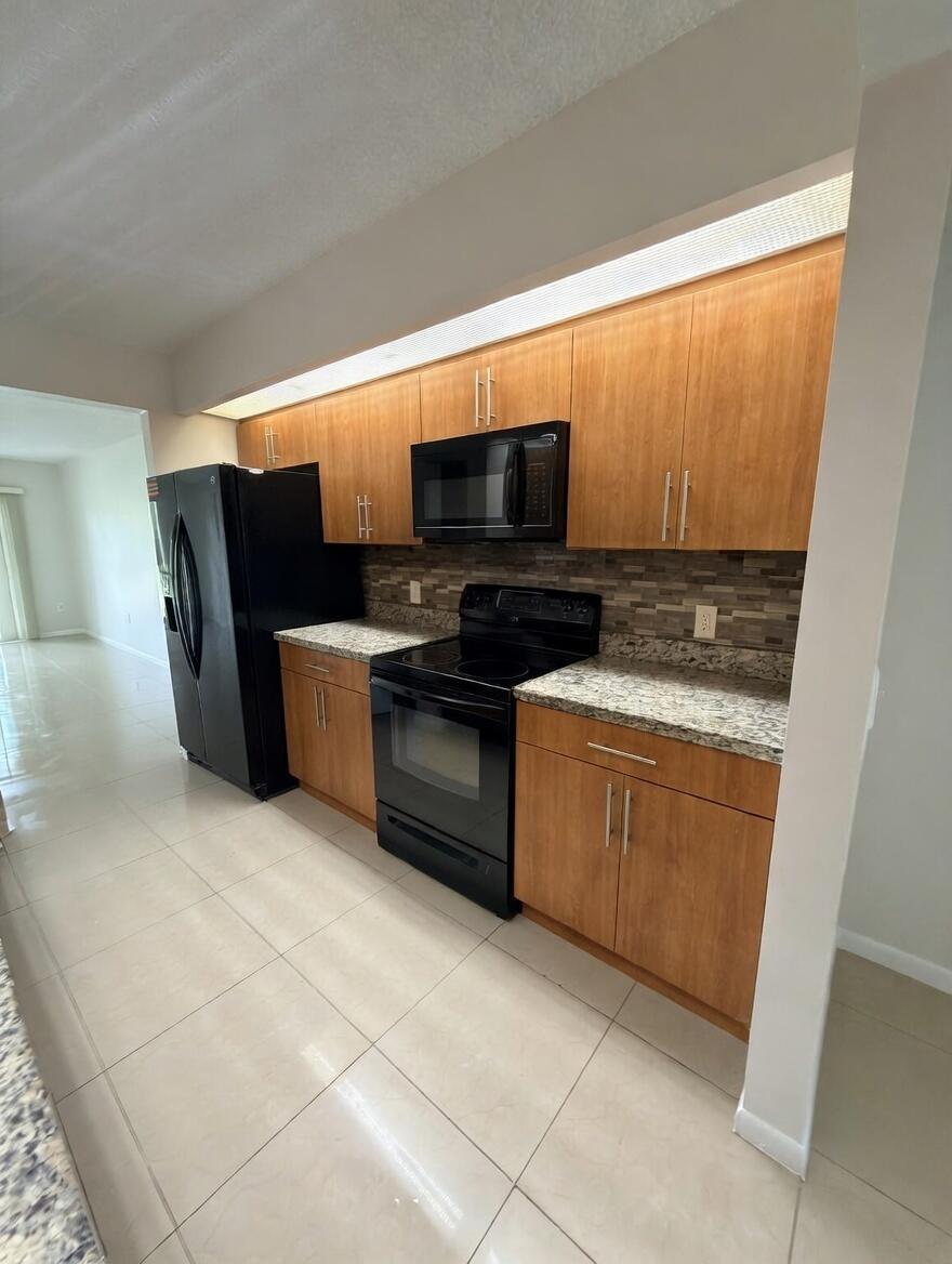 12551 SW 16th Court 206c, Pembroke Pines, FL 33027, Pembroke Pines - Photo 2