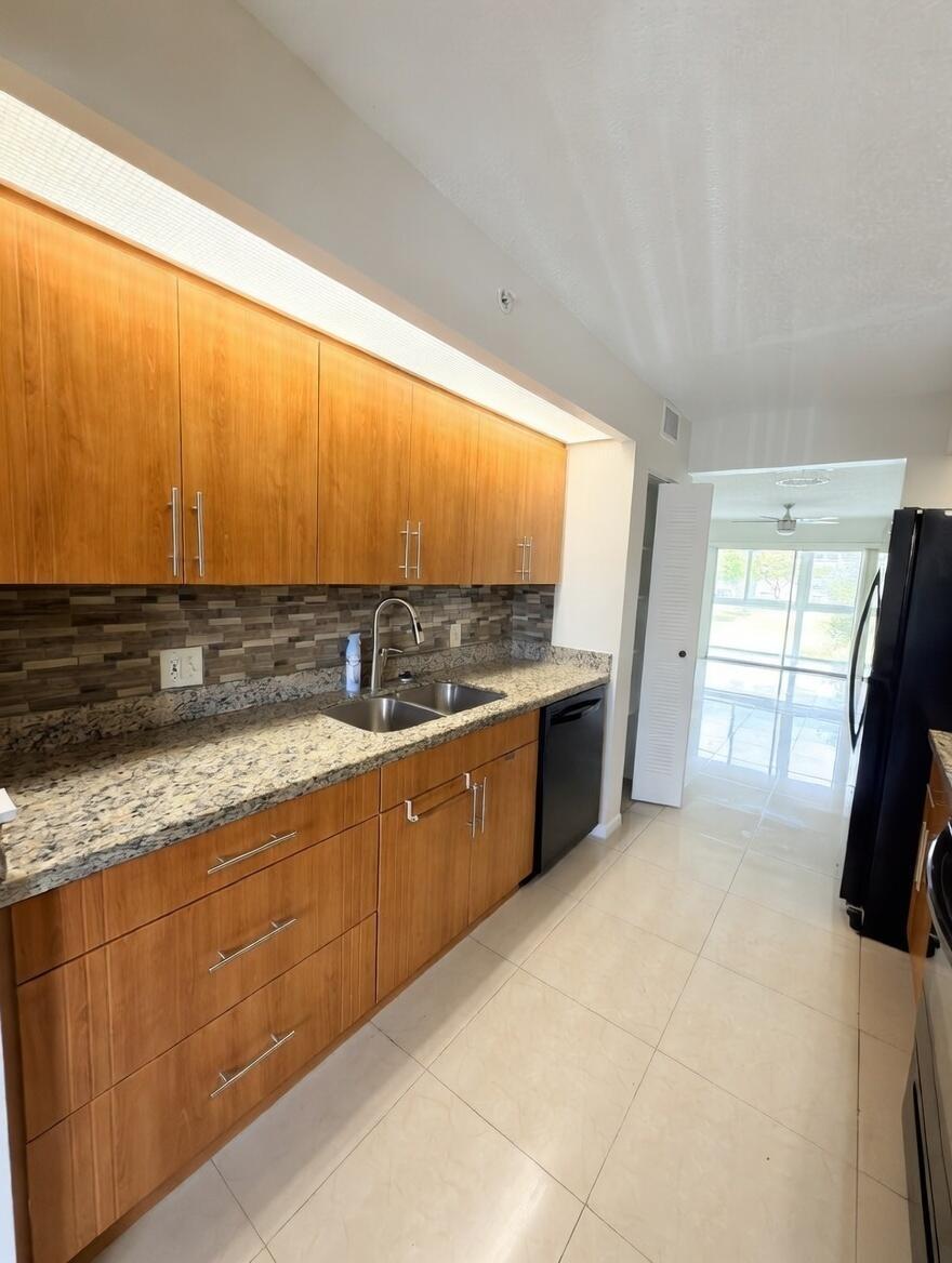 12551 SW 16th Court 206c, Pembroke Pines, FL 33027, Pembroke Pines - Photo 3