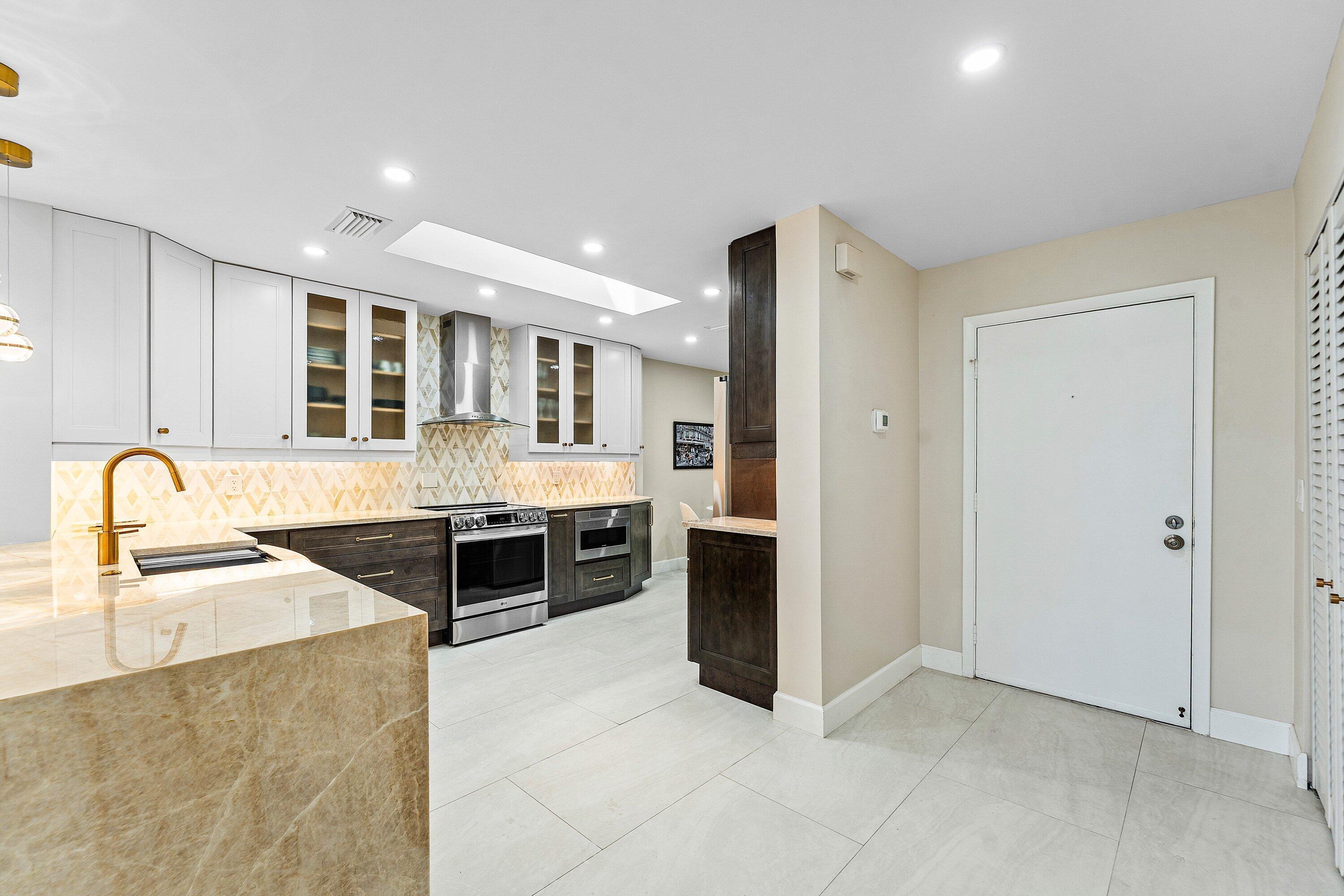12 Eastgate Drive C, Boynton Beach, FL 33436, Boynton Beach - Photo 3