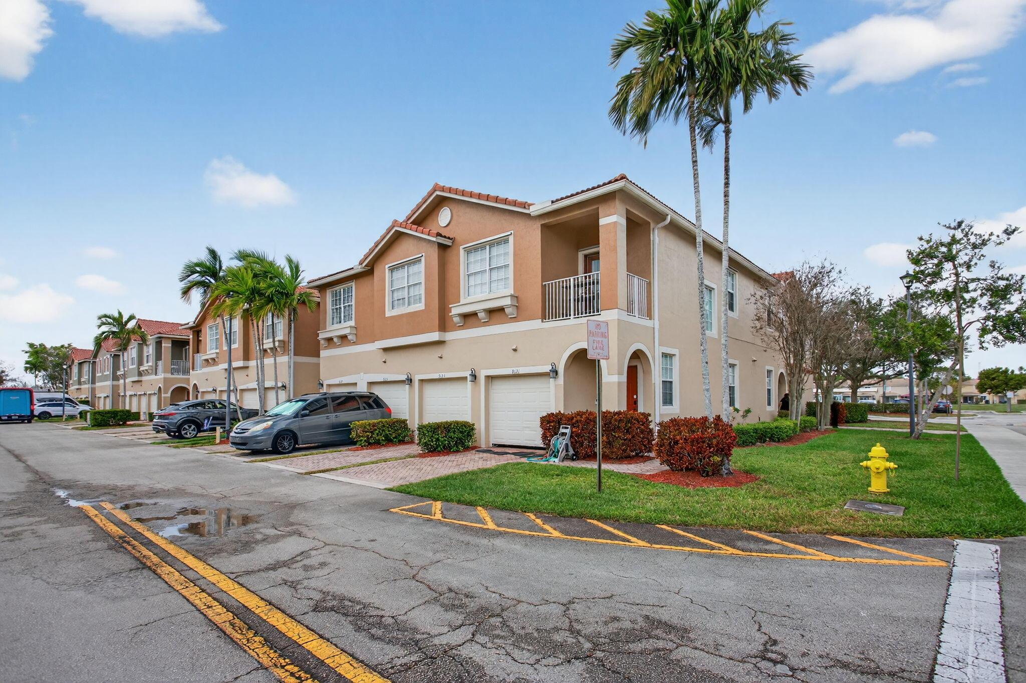 9125 Pershore Place 8204, Tamarac, FL 33321, Tamarac - Photo 3