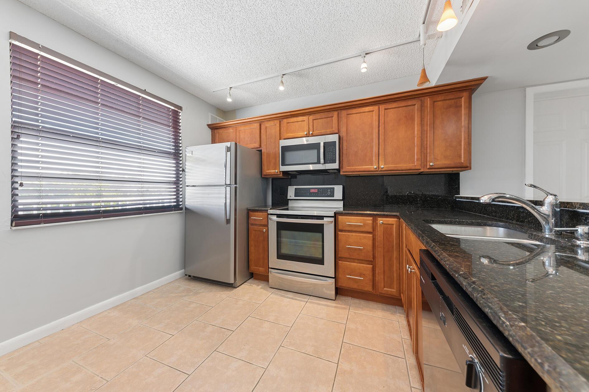 3507 Village Boulevard 402, West Palm Beach, FL 33409, West Palm Beach - Photo 2