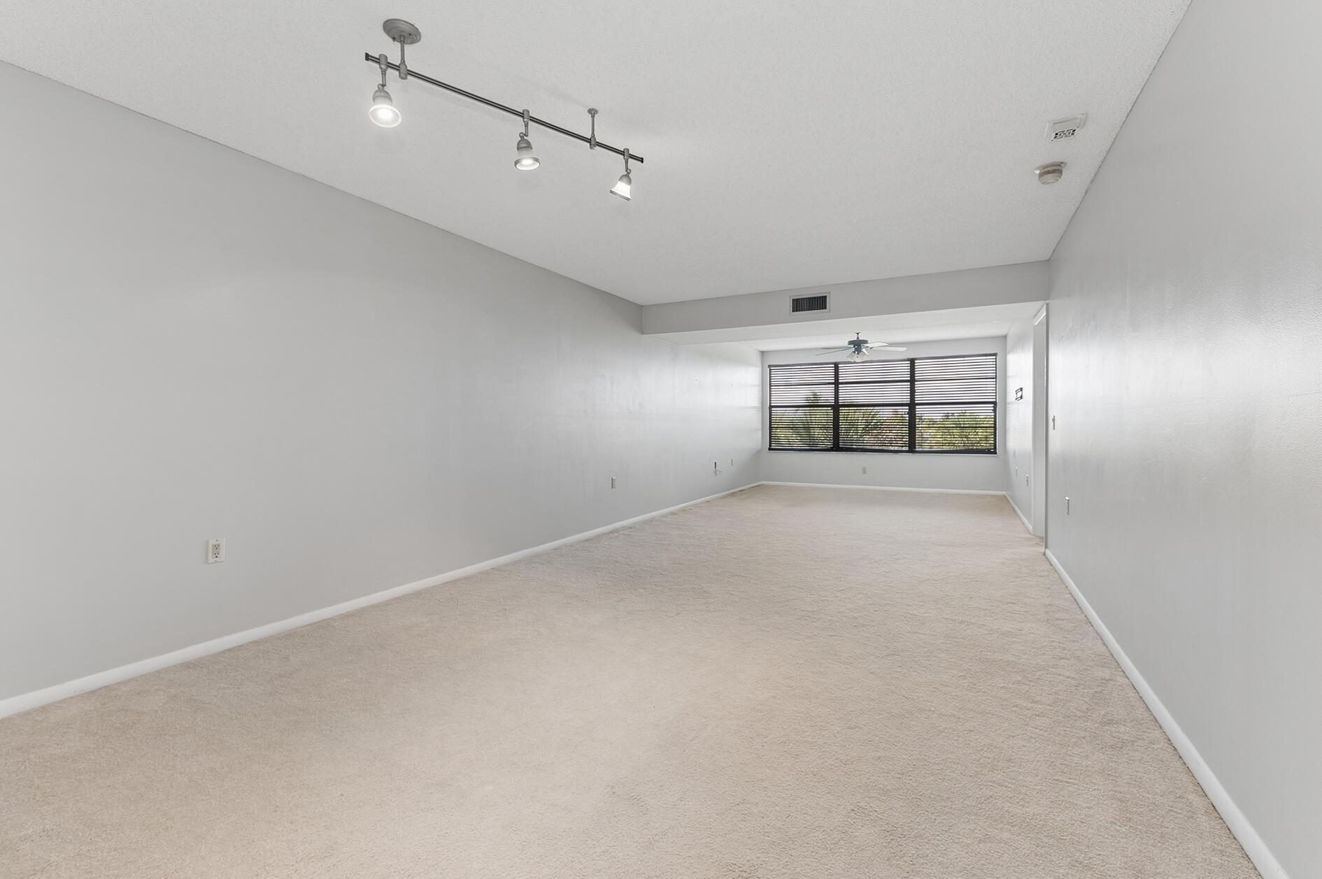 3507 Village Boulevard 402, West Palm Beach, FL 33409, West Palm Beach - Photo 4