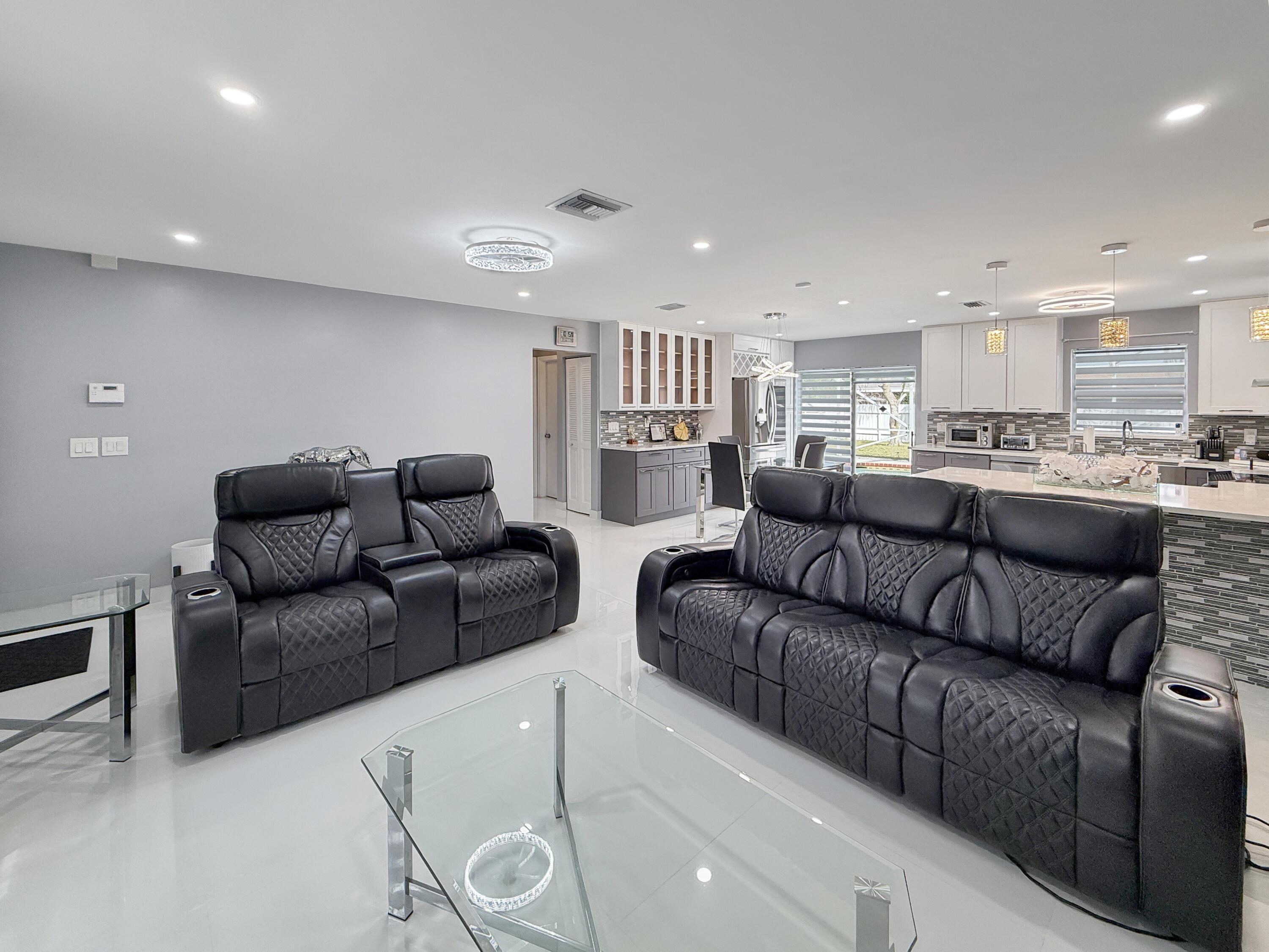 110 Bobwhite Road, Royal Palm Beach, FL 33411, Royal Palm Beach - Photo 5