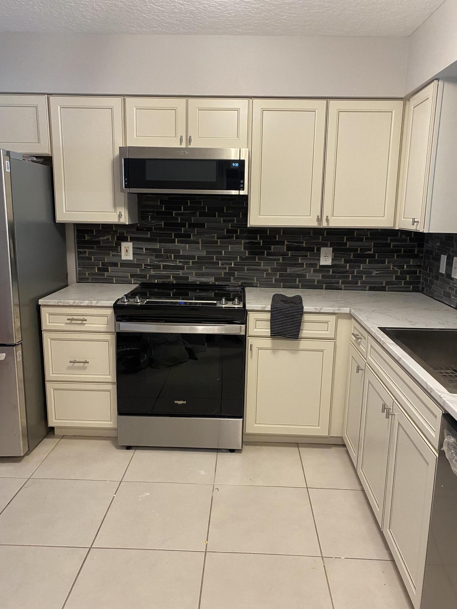 5951 Regal Glen Drive 105, Boynton Beach, FL 33437, Boynton Beach - Photo 4