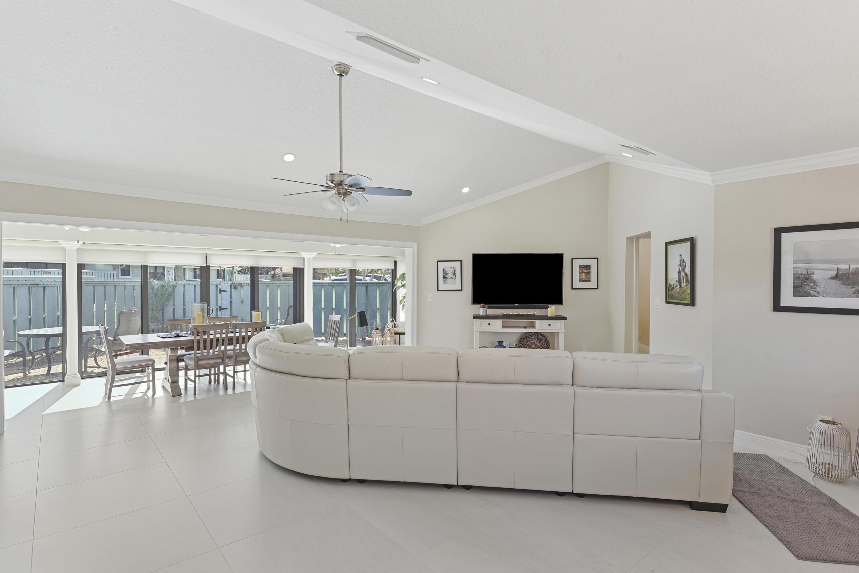 1127 E Seminole Avenue 15c, Jupiter, FL 33477, Jupiter - Photo 5