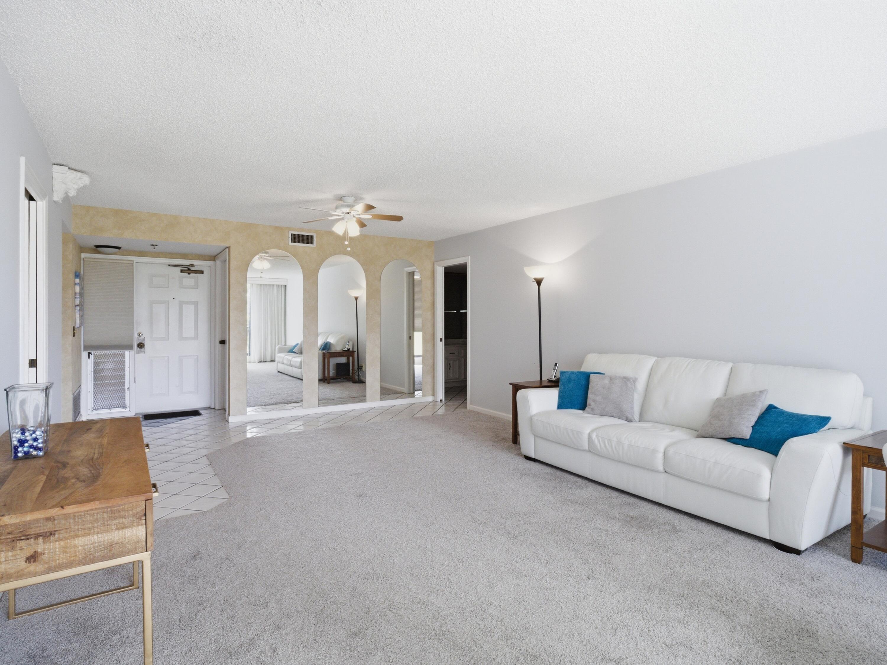 5390 Woodland Lakes Drive 104, Palm Beach Gardens, FL 33418, Palm Beach Gardens - Photo 3