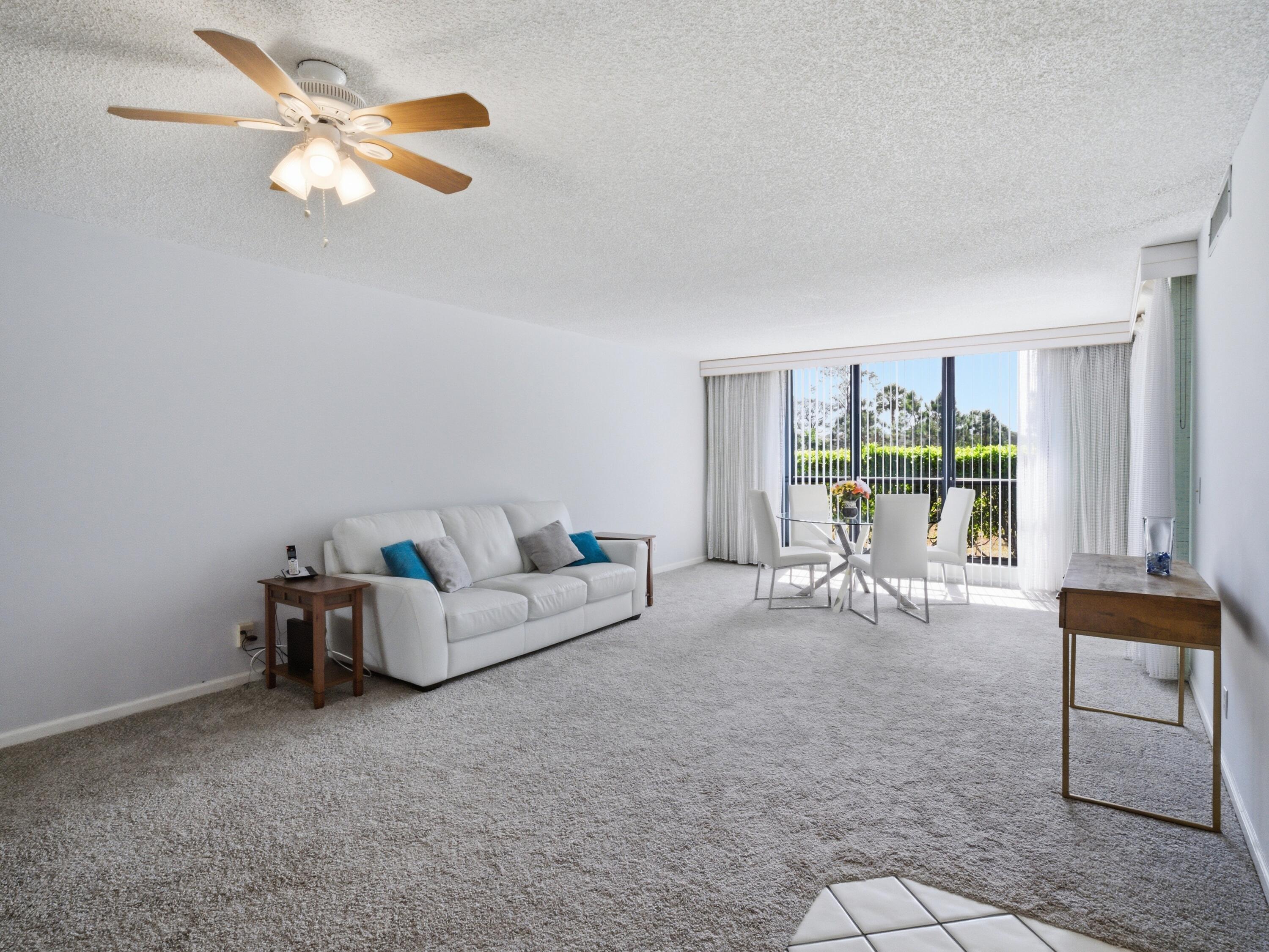 5390 Woodland Lakes Drive 104, Palm Beach Gardens, FL 33418, Palm Beach Gardens - Photo 4