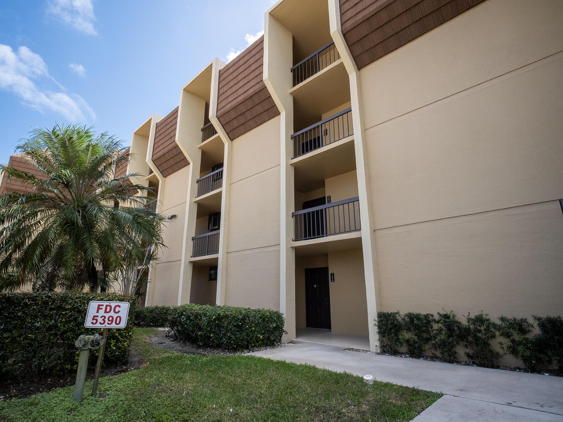 5390 Woodland Lakes Drive 104, Palm Beach Gardens, FL 33418, Palm Beach Gardens
