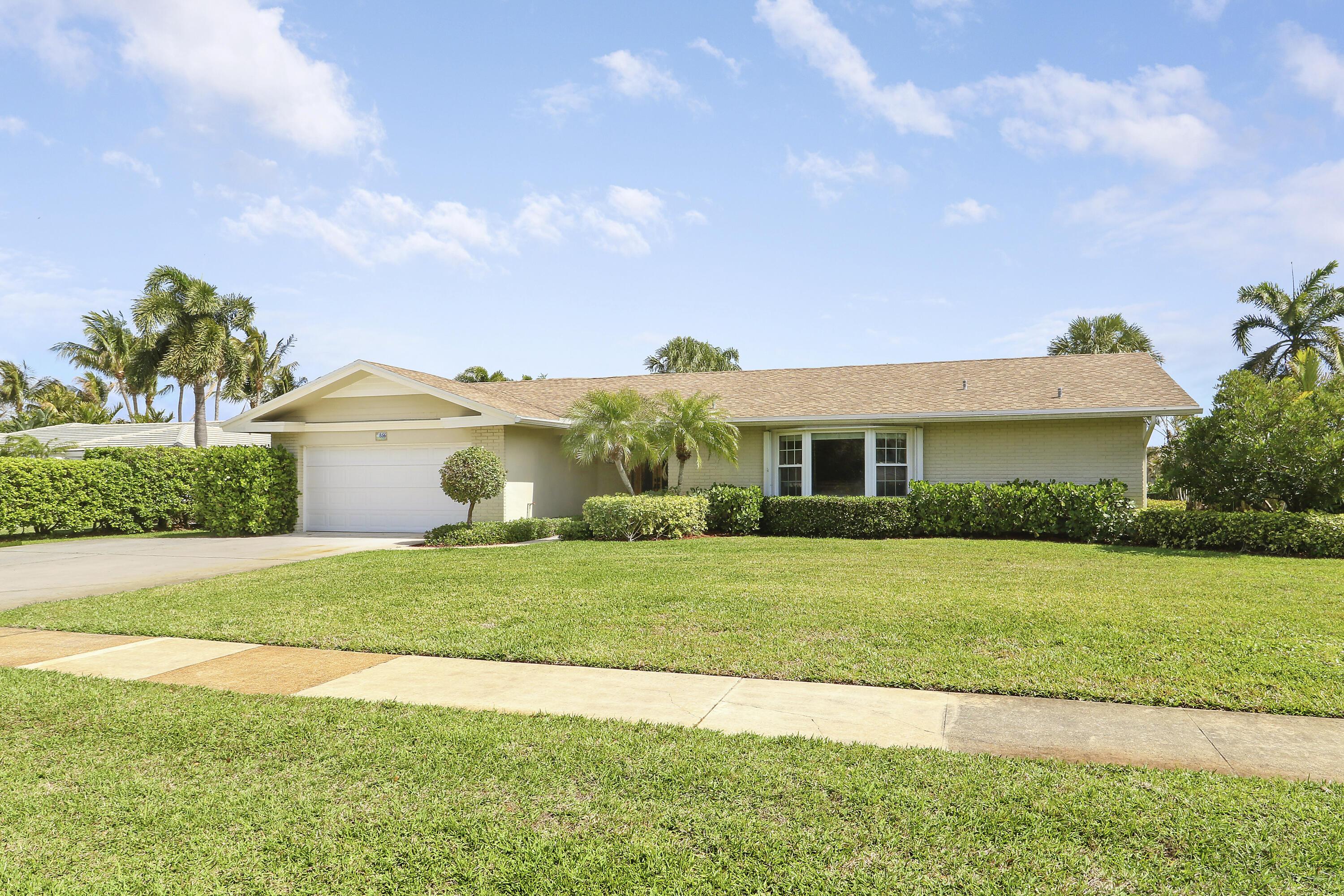 856 Country Club Drive, North Palm Beach, FL 33408, North Palm Beach - Photo 2