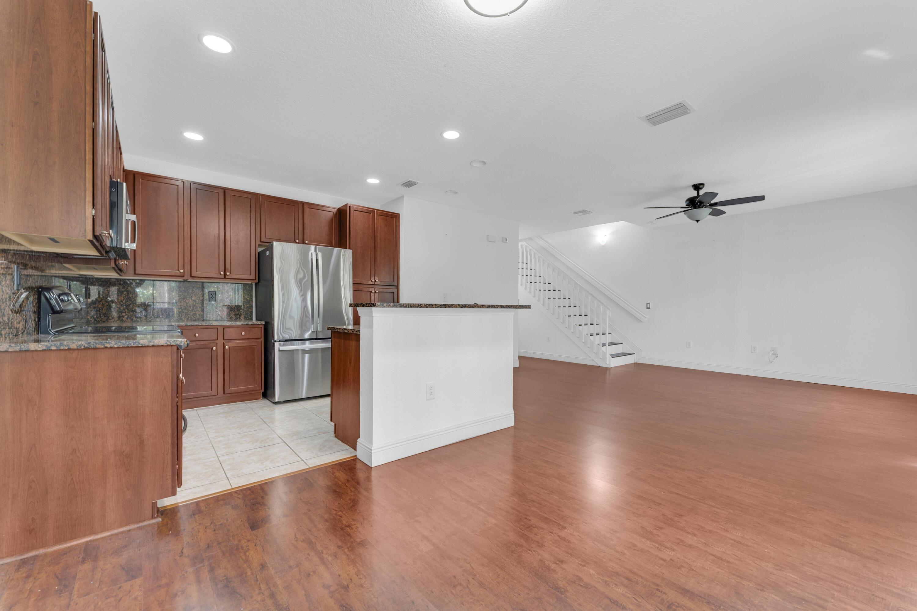 6077 Grand Cypress Circle W, Coconut Creek, FL 33073, Coconut Creek - Photo 5