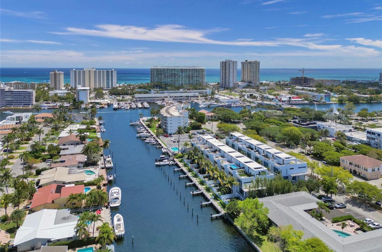 2743 NE 1st Street, Pompano Beach, FL 33062, Pompano Beach - Photo 3
