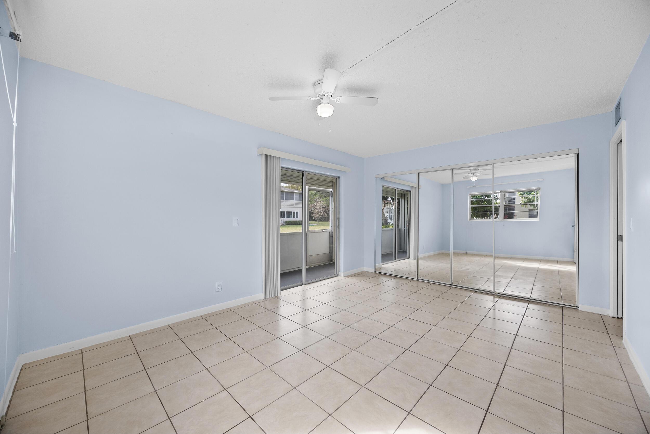 35 Sussex B, West Palm Beach, FL 33417, West Palm Beach - Photo 3