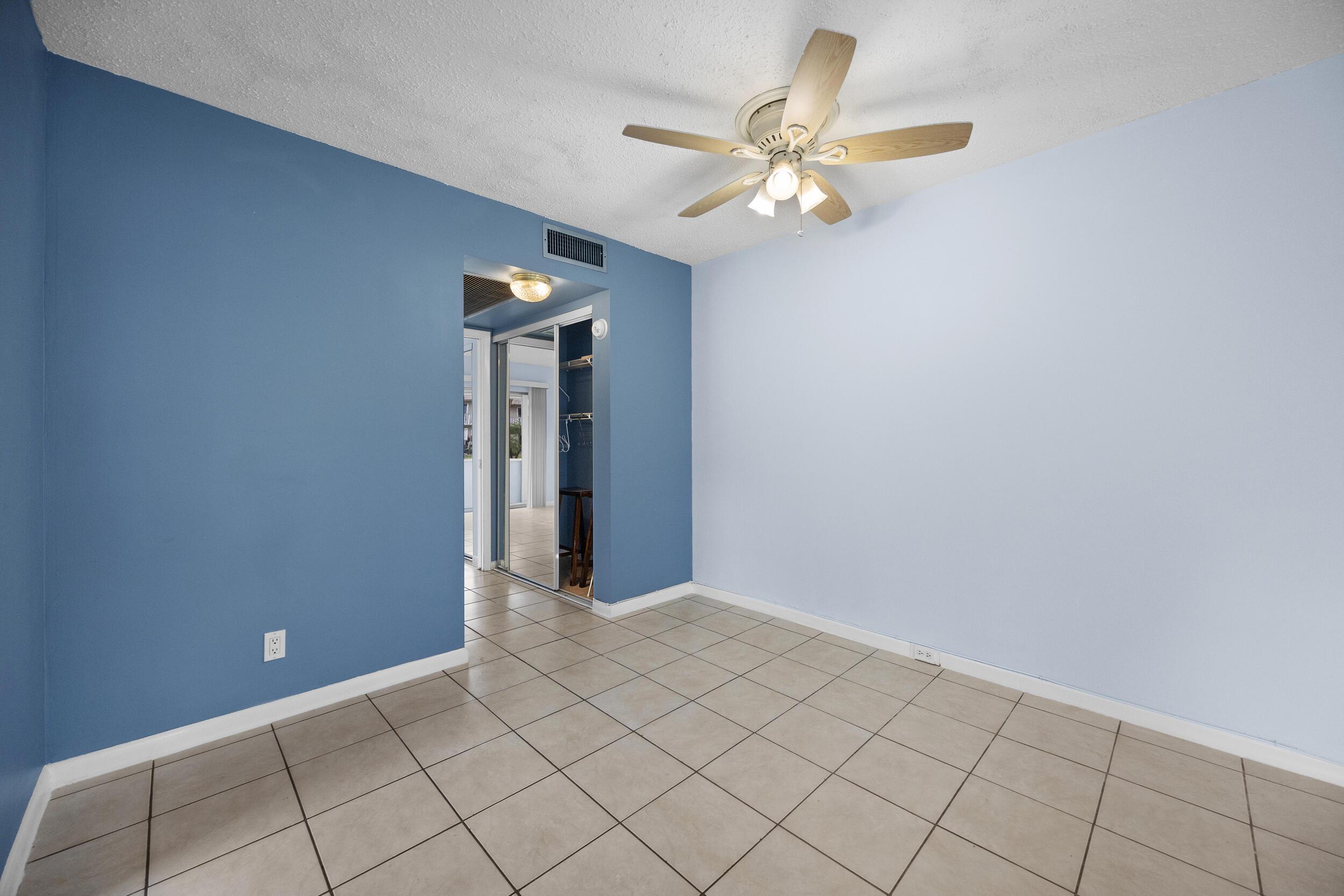 35 Sussex B, West Palm Beach, FL 33417, West Palm Beach - Photo 5