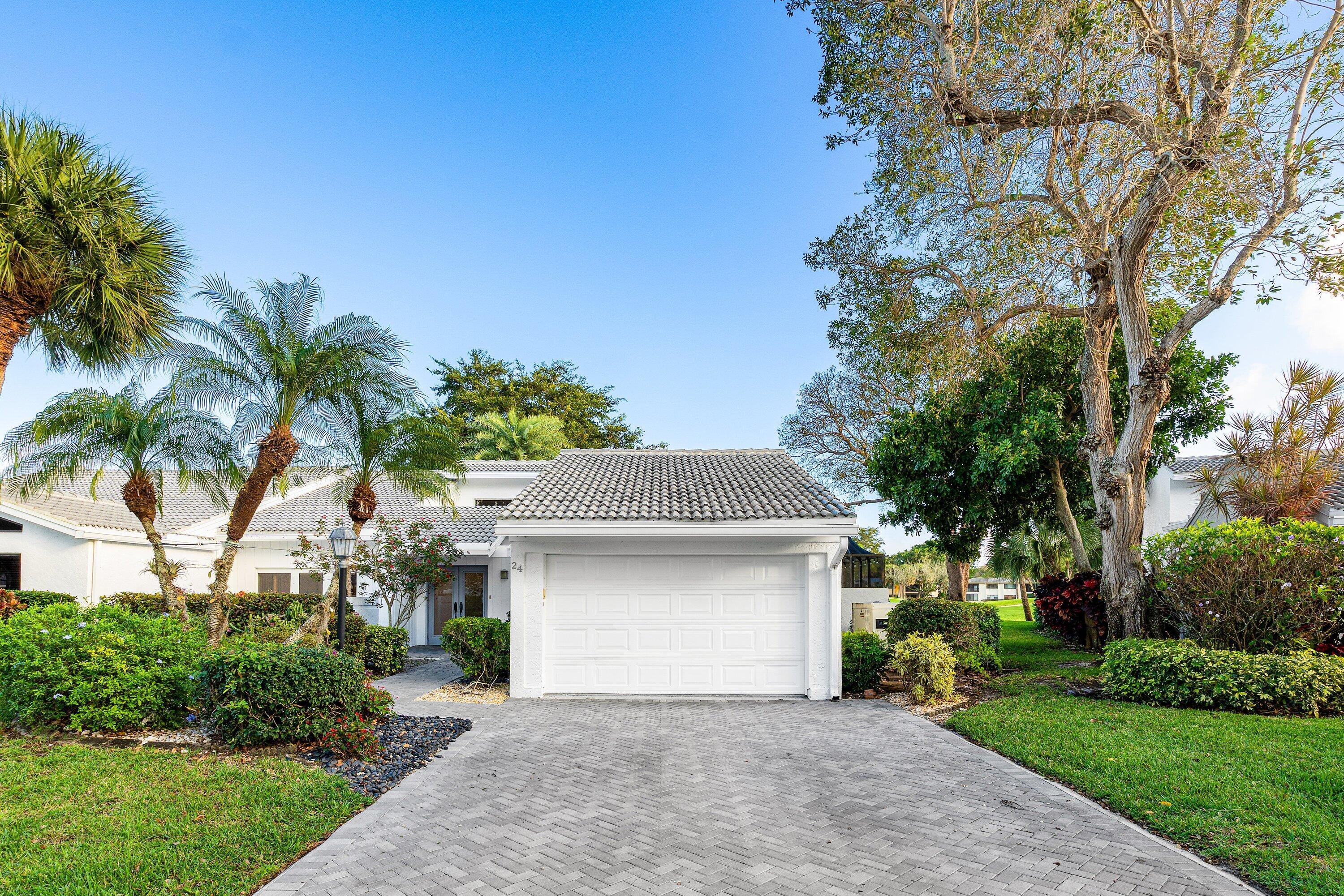 24 Cambridge Drive, Boynton Beach, FL 33436, Boynton Beach - Photo 2