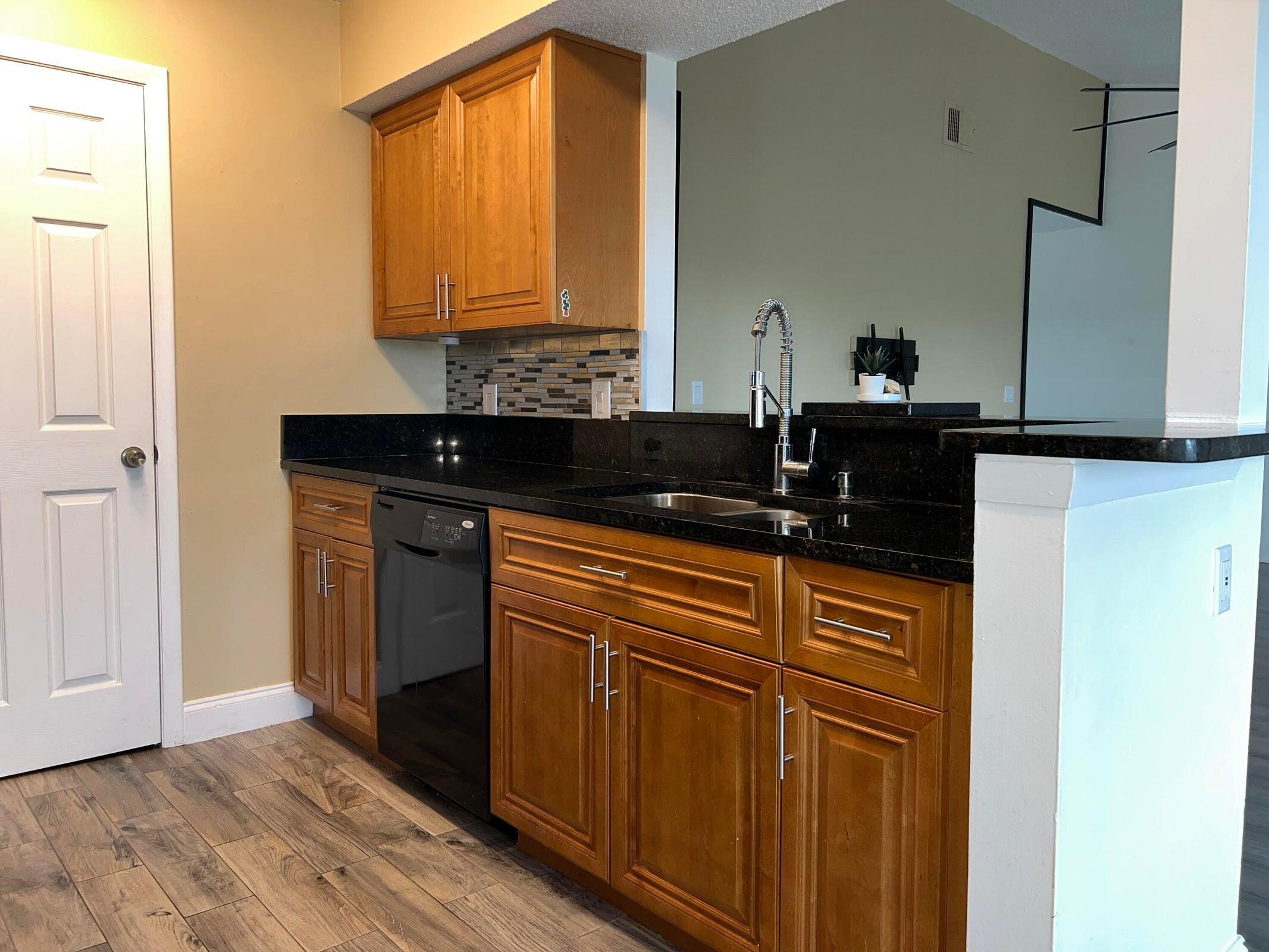 815 W Boynton Beach Boulevard 7-205, Boynton Beach, FL 33426, Boynton Beach - Photo 2