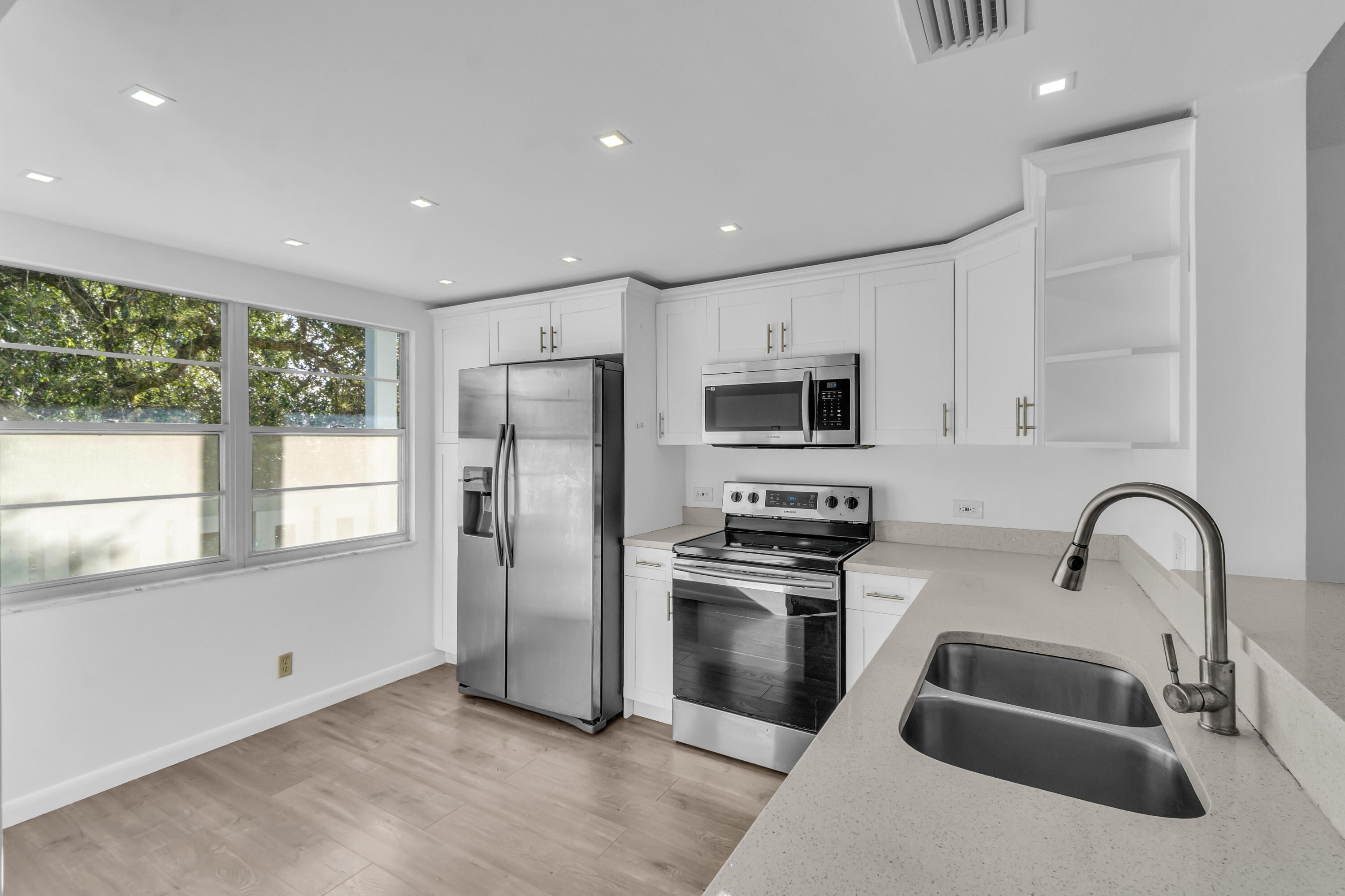 2505 Antigua Terrace E3, Coconut Creek, FL 33066, Coconut Creek - Photo 3