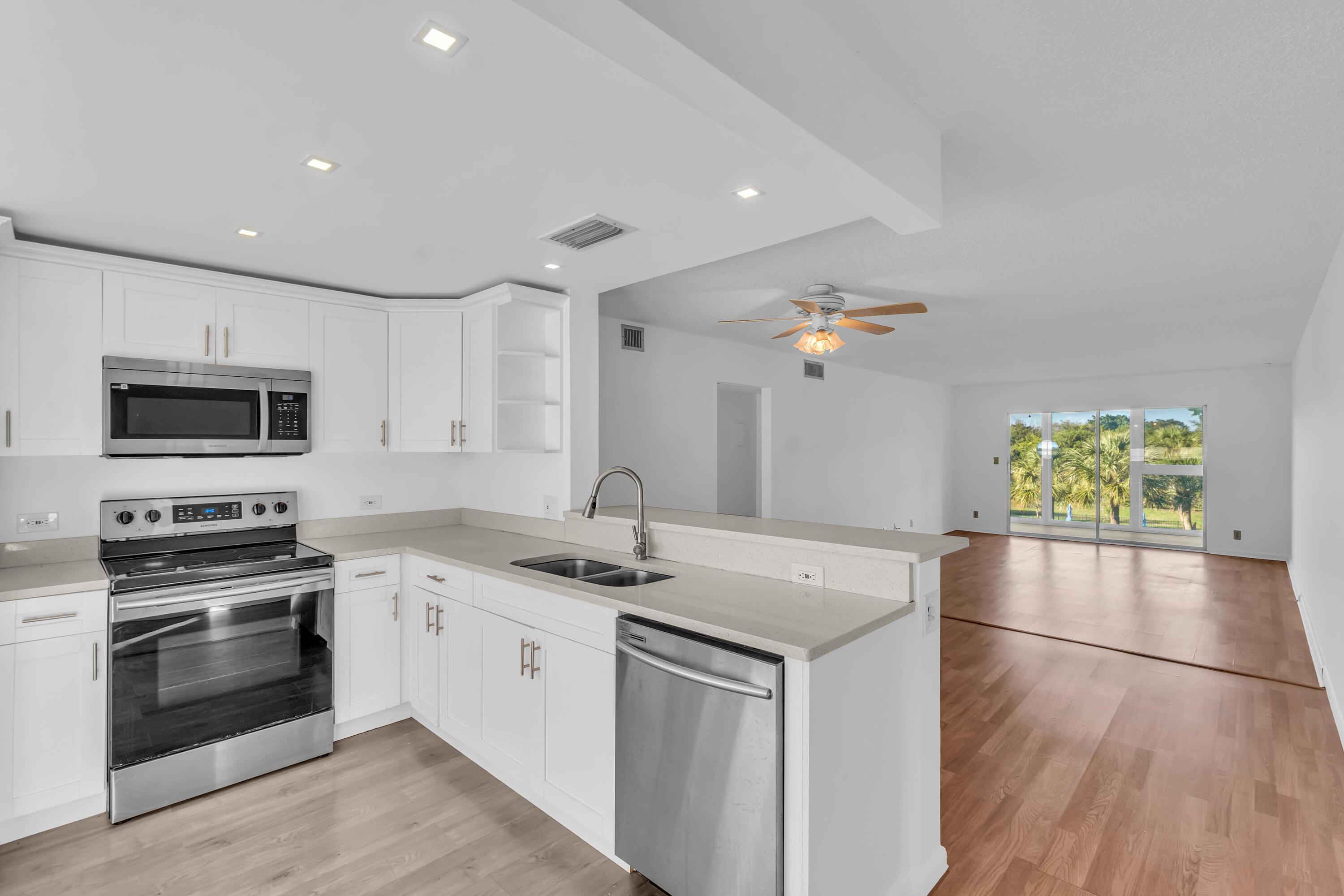 2505 Antigua Terrace E3, Coconut Creek, FL 33066, Coconut Creek - Photo 4