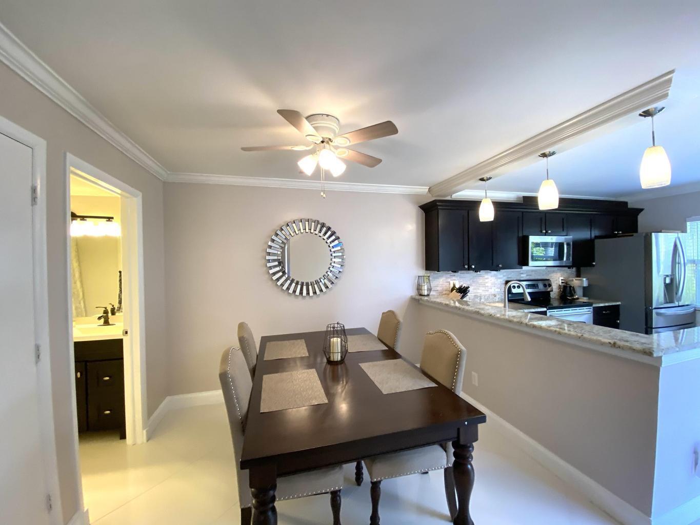 40 Essex Court A, Royal Palm Beach, FL 33411, Royal Palm Beach - Photo 2