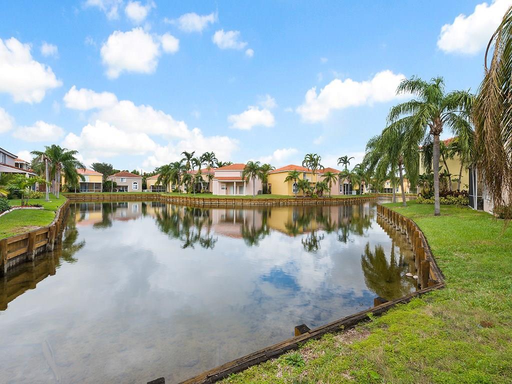 1714 Royal Palm Way, Hollywood, FL 33020, Hollywood - Photo 2