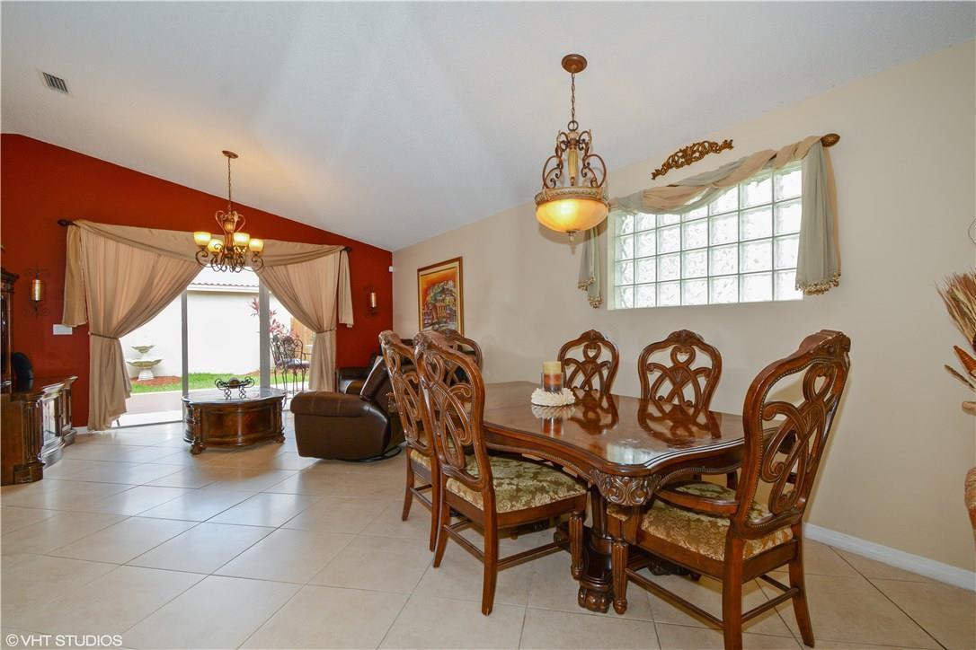 1052 NW 170th Avenue, Pembroke Pines, FL 33028, Pembroke Pines - Photo 5