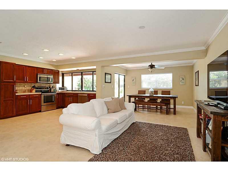 10314 NW 5th Street, Plantation, FL 33324, Plantation - Photo 4