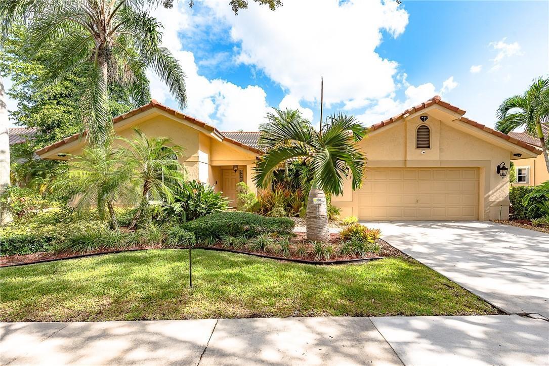 1607 Newport Lane, Weston, FL 33326, Weston - Photo 3