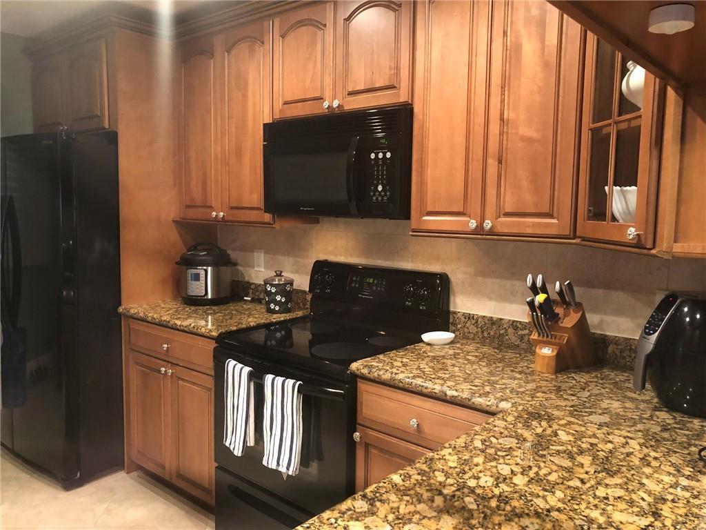 16072 Fairway Circle 7, Weston, FL 33326, Weston - Photo 3