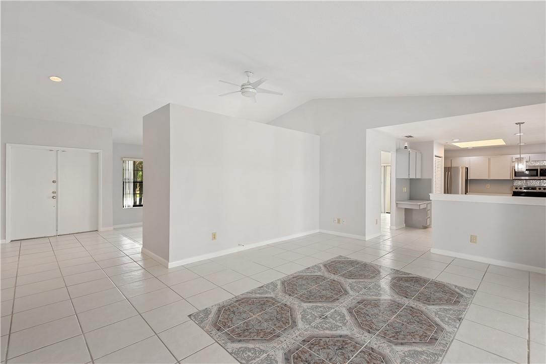 703 NW 102nd Way, Plantation, FL 33324, Plantation - Photo 4