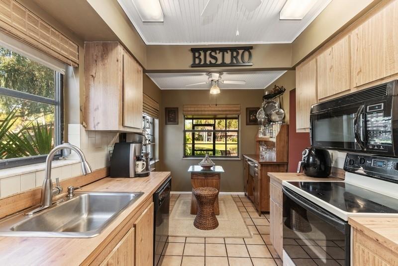 9715 NW 16th Street 9715, Pembroke Pines, FL 33024, Pembroke Pines - Photo 3