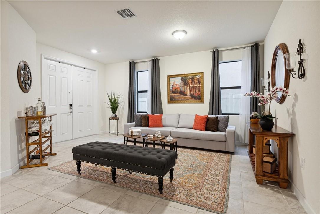 3551 W 104th Terrace, Hialeah, FL 33018, Hialeah - Photo 3