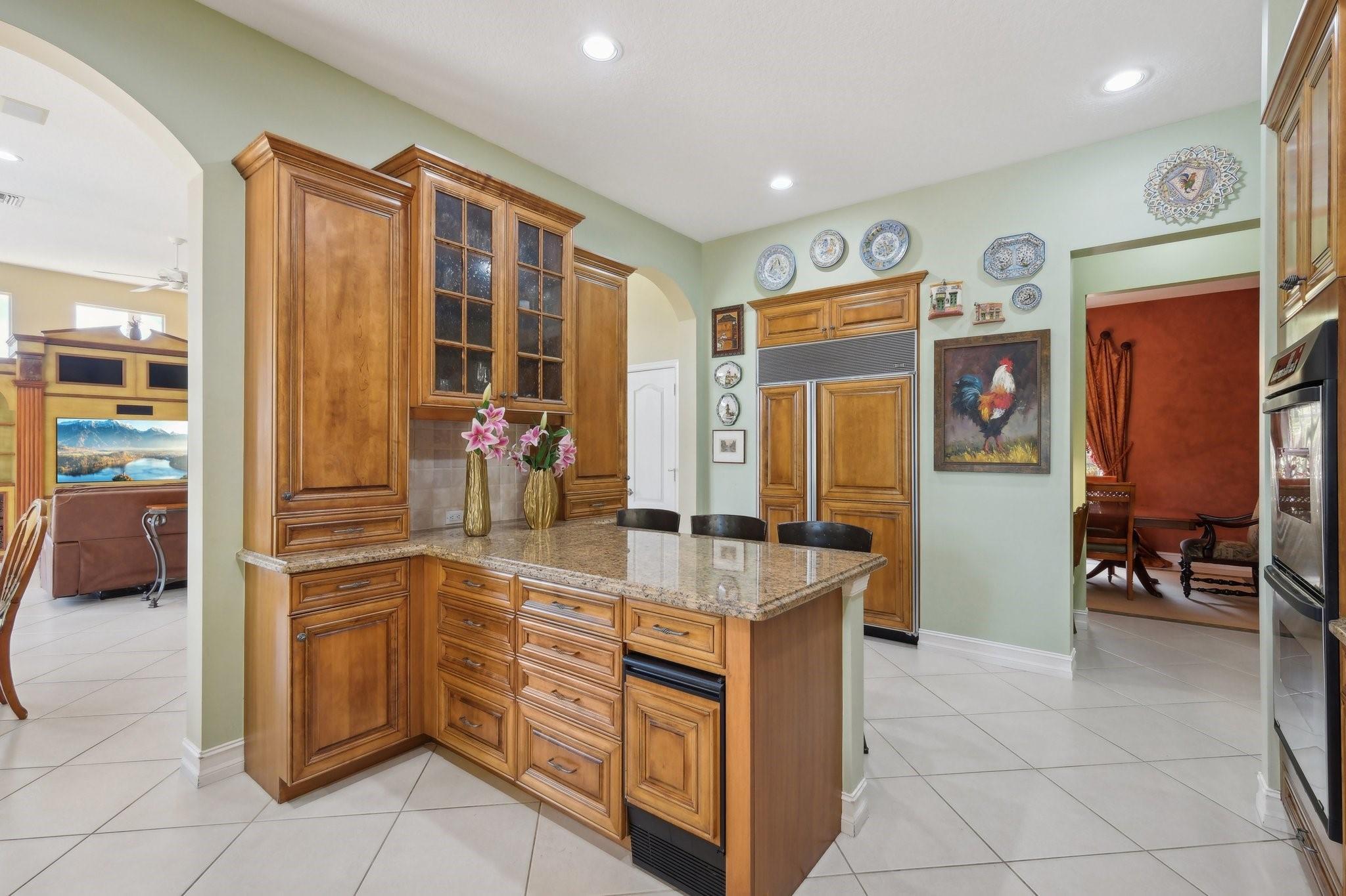 2515 Montclaire Circle, Weston, FL 33327, Weston - Photo 4