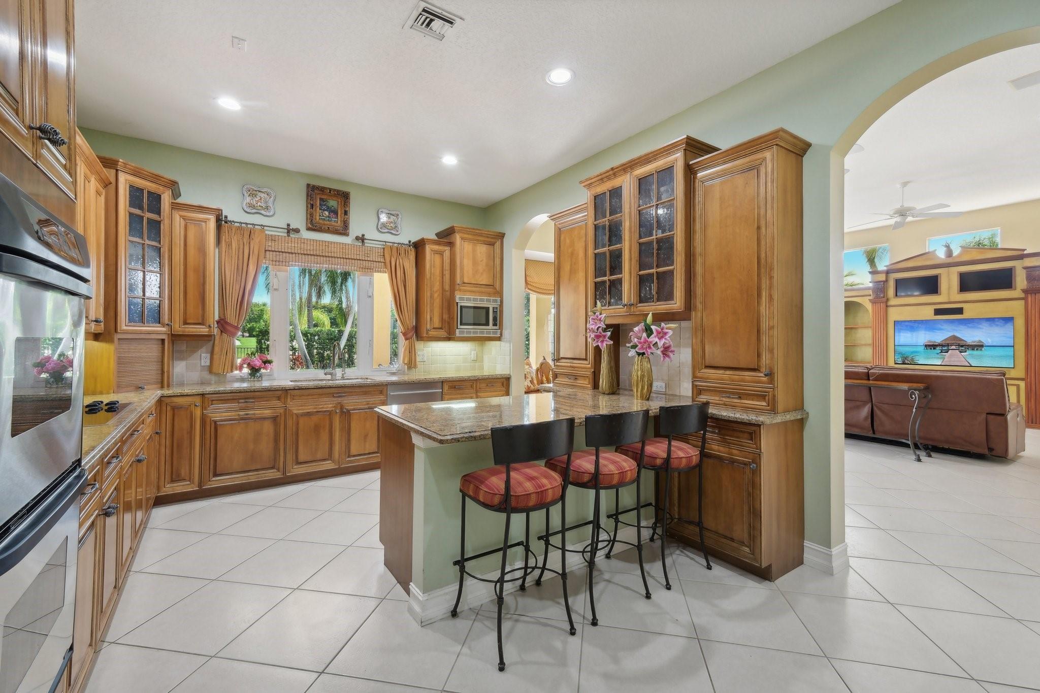 2515 Montclaire Circle, Weston, FL 33327, Weston - Photo 5