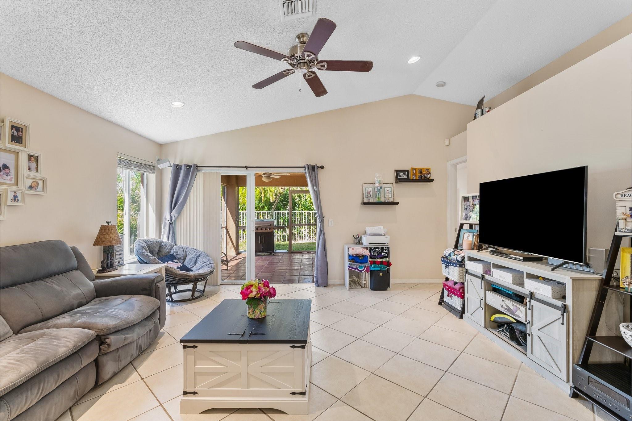 1421 Majesty Terrace, Weston, FL 33327, Weston - Photo 4