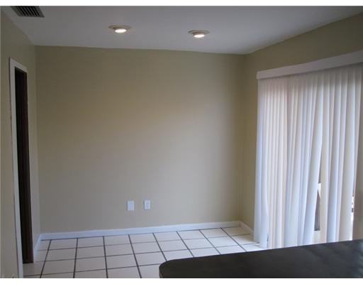 311 Oregon Street -, Hollywood, FL 33019, Hollywood - Photo 2